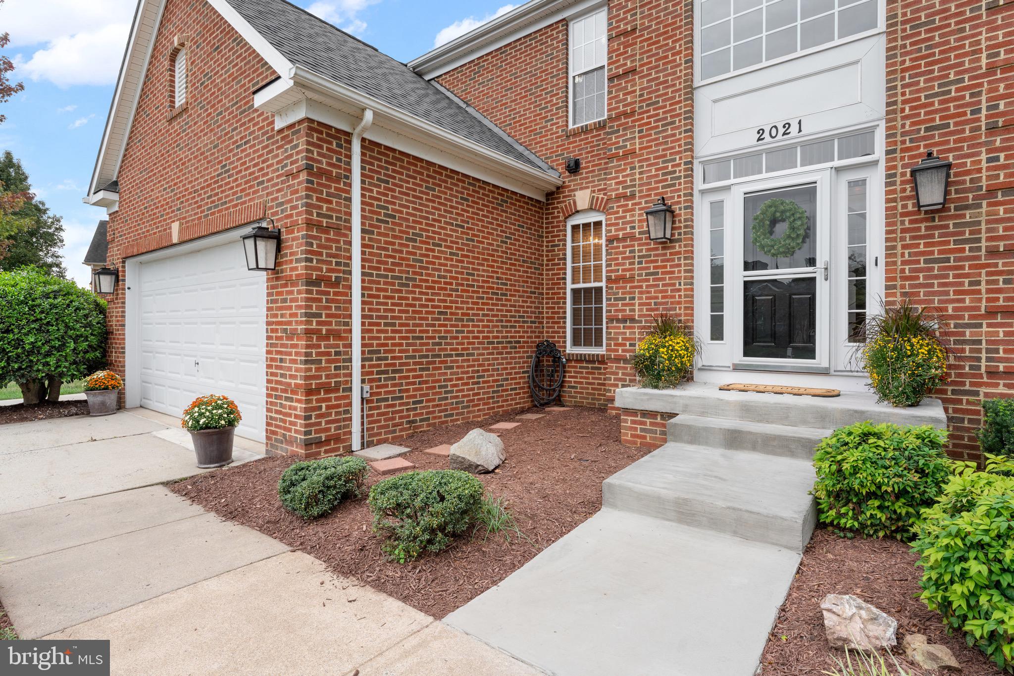 COUNTRY CLUB ESTATES - Residential