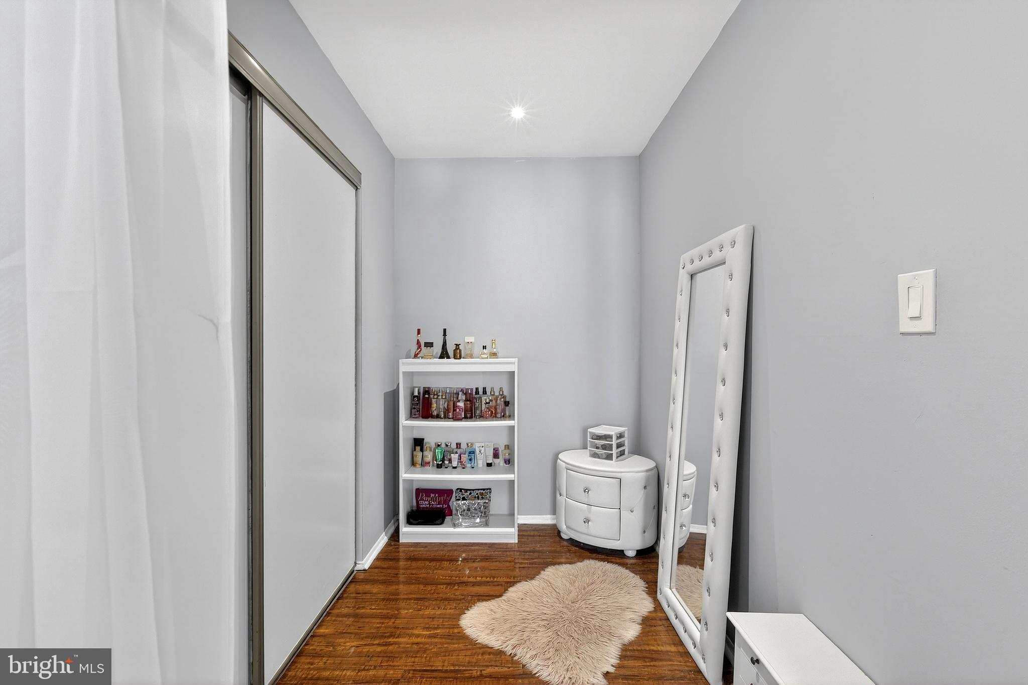 GOVERNOR'S HOUSE - Residential