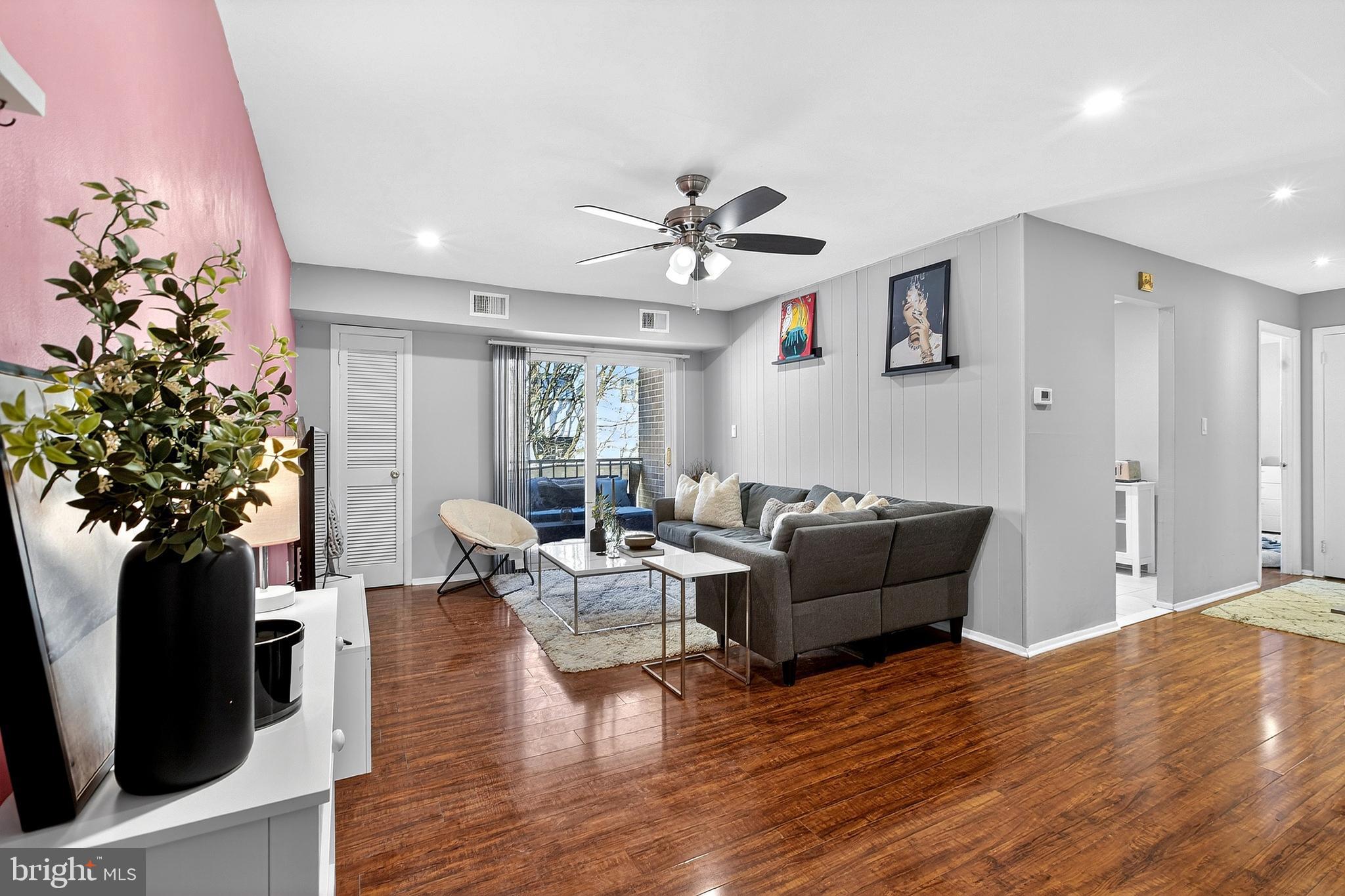 GOVERNOR'S HOUSE - Residential