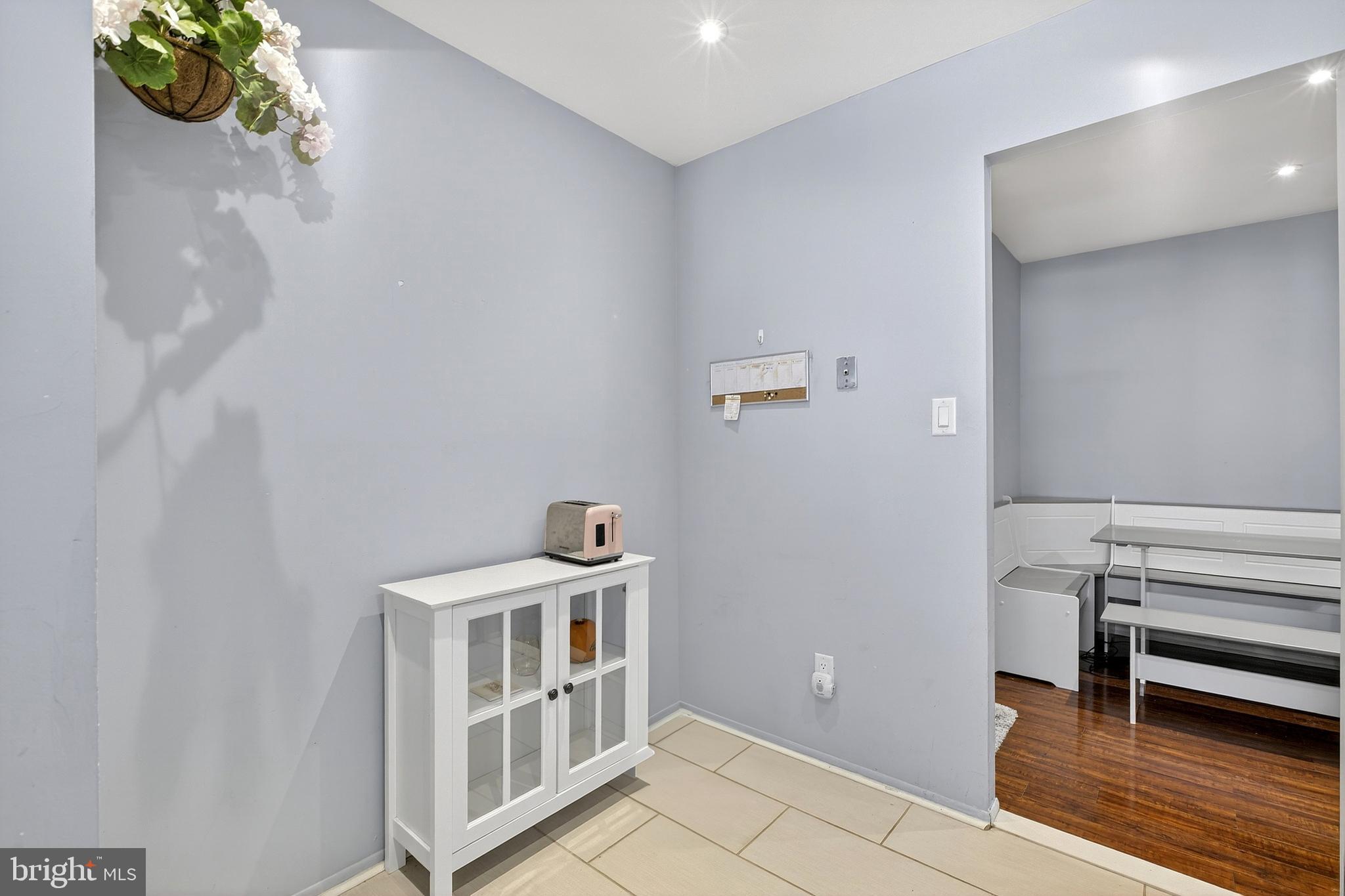 GOVERNOR'S HOUSE - Residential