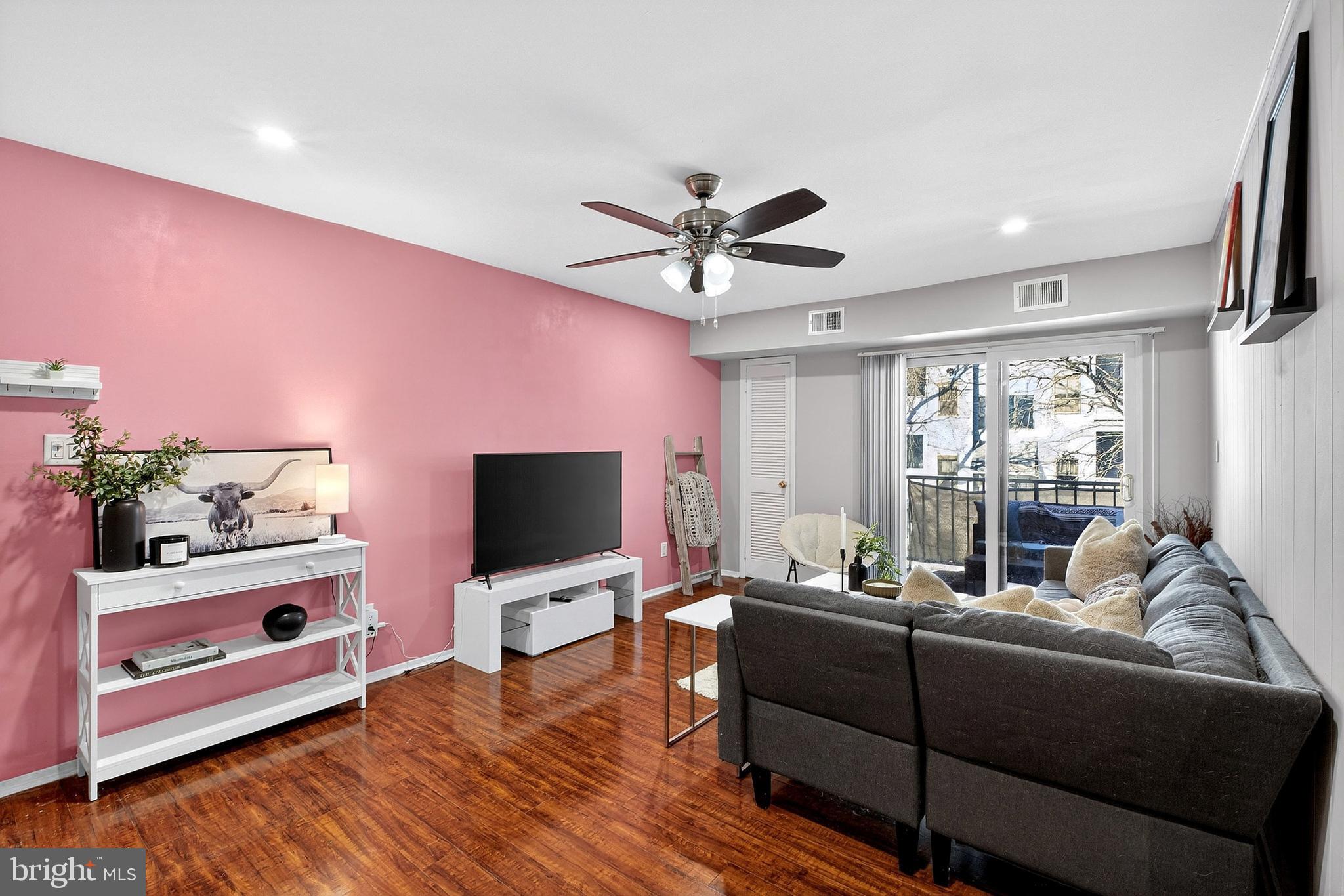 GOVERNOR'S HOUSE - Residential