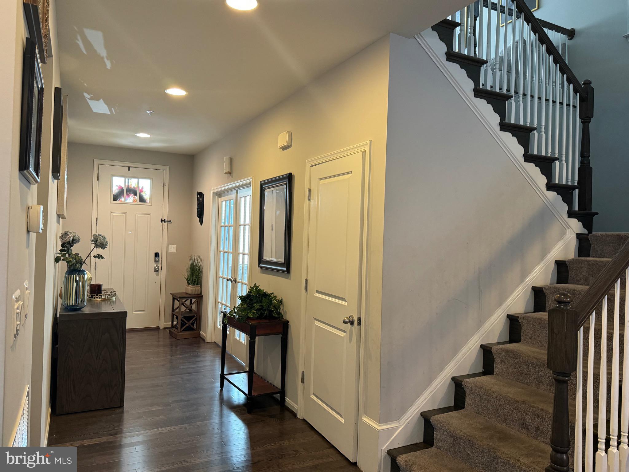 8 INGLENOOK COURT