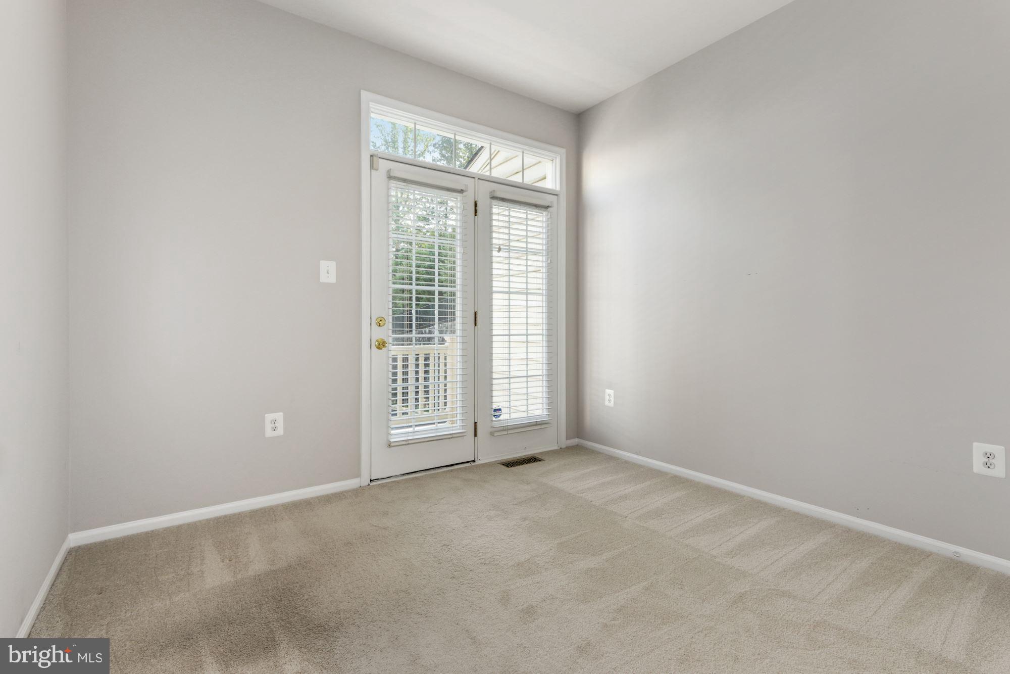 THE TOWNES CONDOMINIUM - Residential Lease