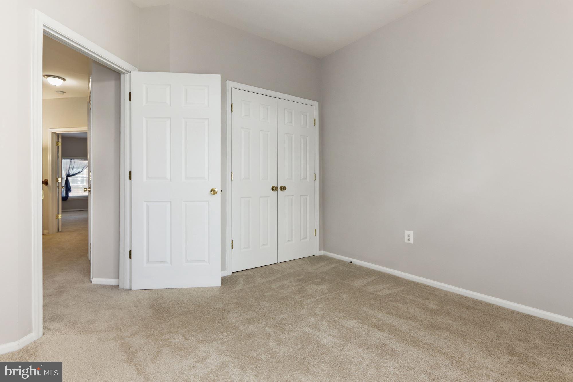 THE TOWNES CONDOMINIUM - Residential Lease