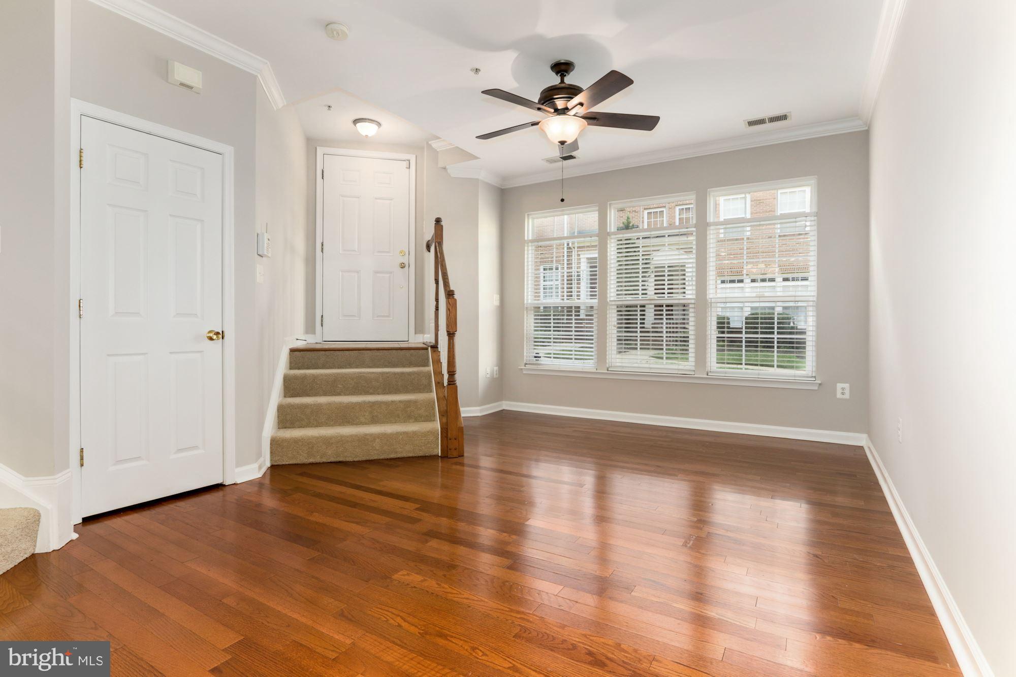 THE TOWNES CONDOMINIUM - Residential Lease