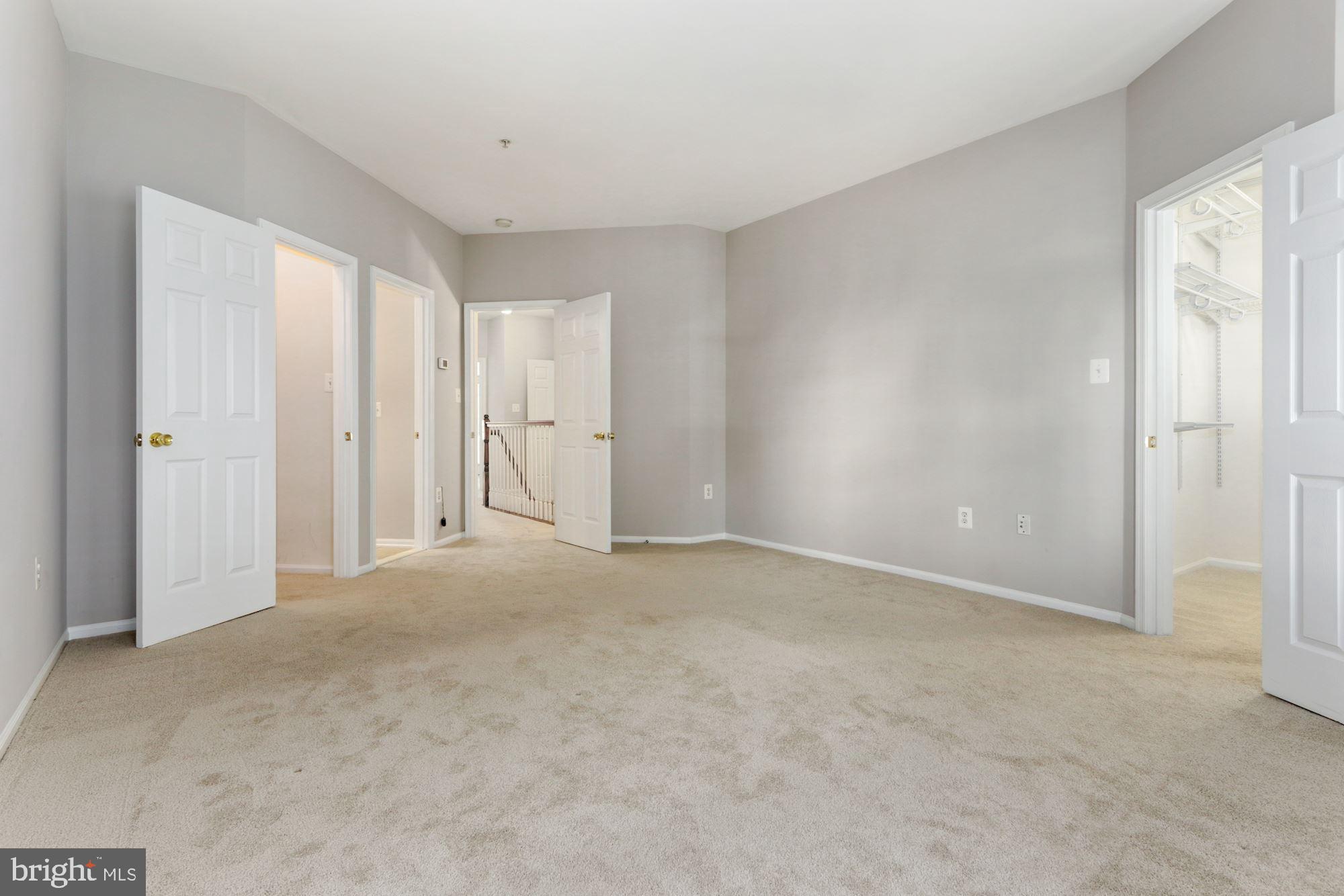 THE TOWNES CONDOMINIUM - Residential Lease