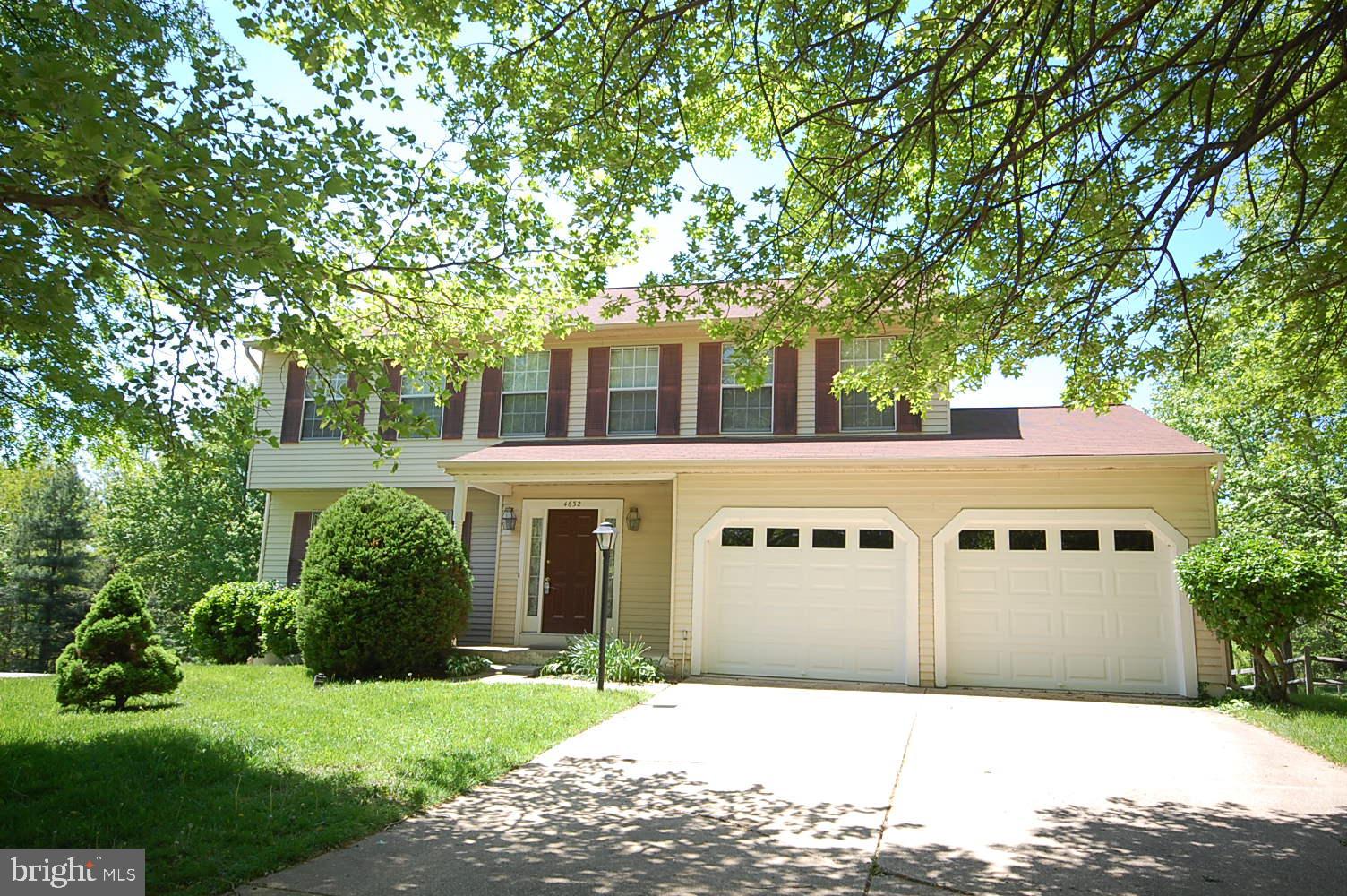 LANDLORD REQUIRES CREDIT SCORES OF 700+....NO PETS....AVAIL JULY 1st. PLEASE SHARE RENTSPREE LINK WITH YOUR CLIENT TO APPLY.
ALL NEW KITCHEN AND BATHS IN 2019 - UPDATED WITH NEW CABINETS, APPLIANCES, COUNTERS, VANITIES, FLOORING AND FIXTURES!!Pretty tree-lined street and wonderful location for this 4 BR colonial w 2/car garage and a wonderful backyard. Kitchen is open to a large family room with wood-burning fireplace and slider leading to rear deck and view of open space. Generous sized bedrooms and lots of storage space in unfinished basement. Walk to village center, pool, Centennial Park and nearby trails.
