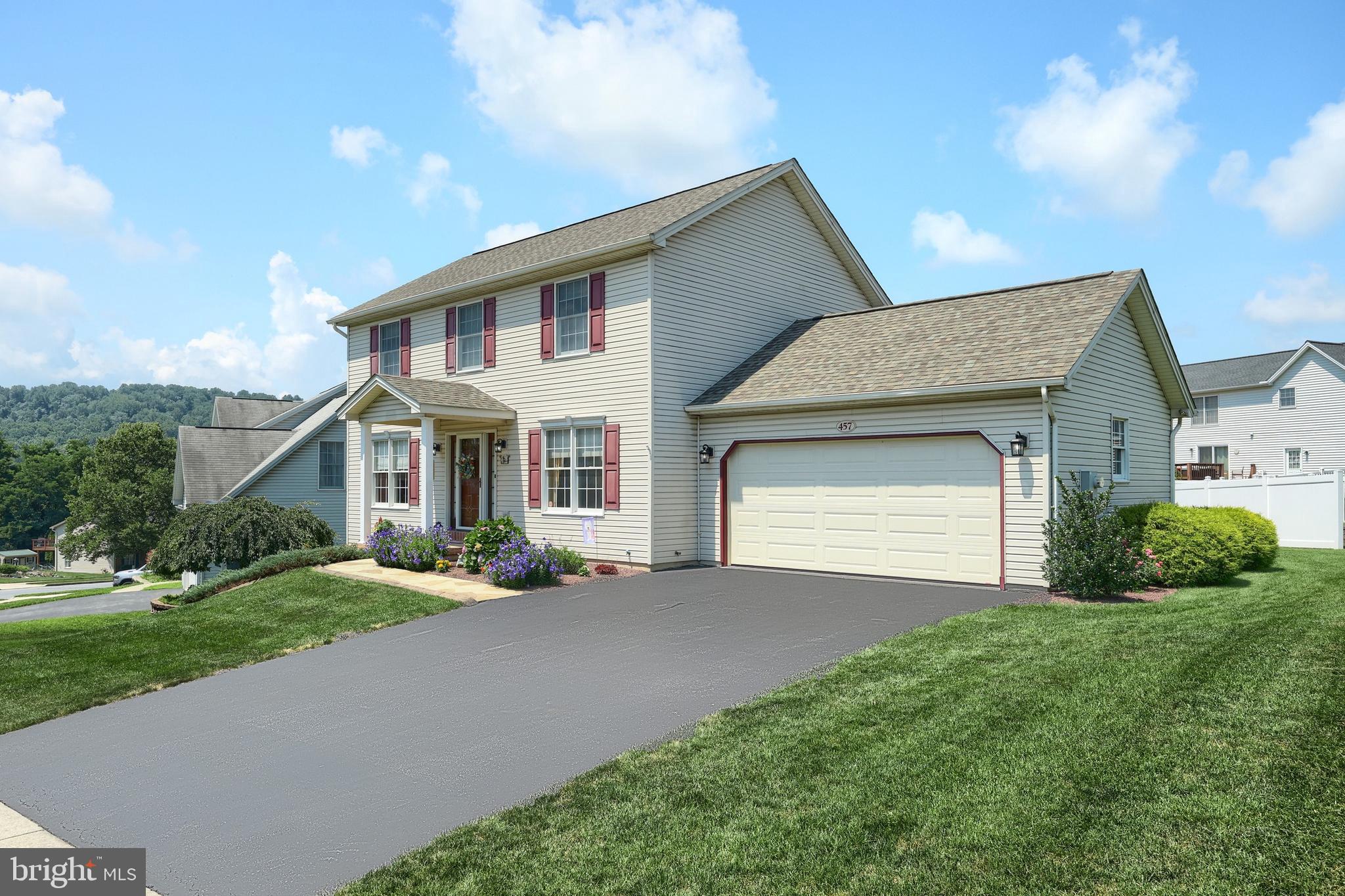 457 CHESTNUT WAY
