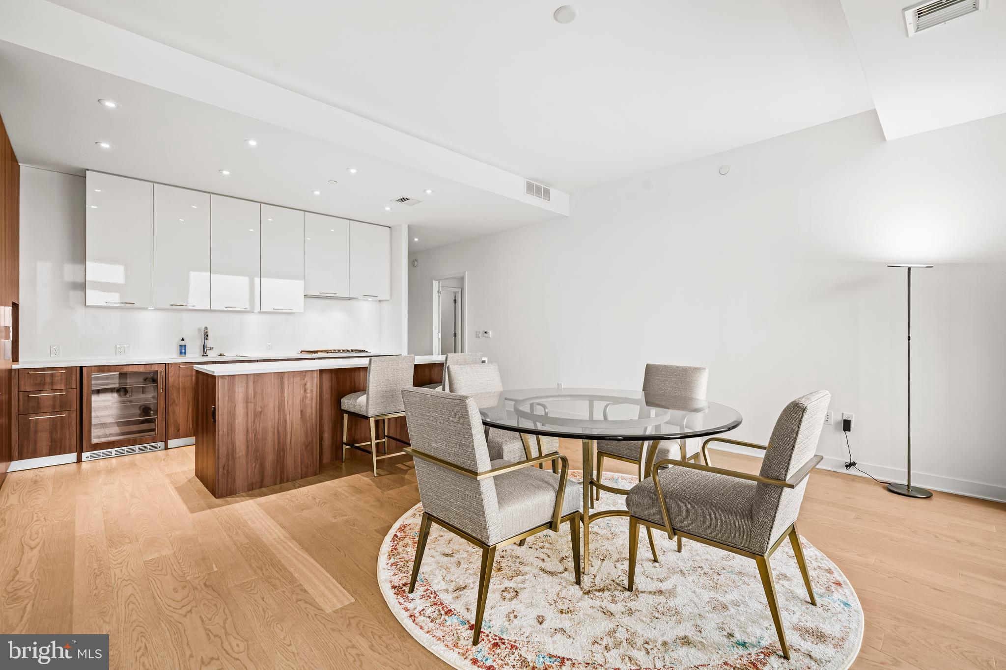 THE VERSE CONDO - Residential