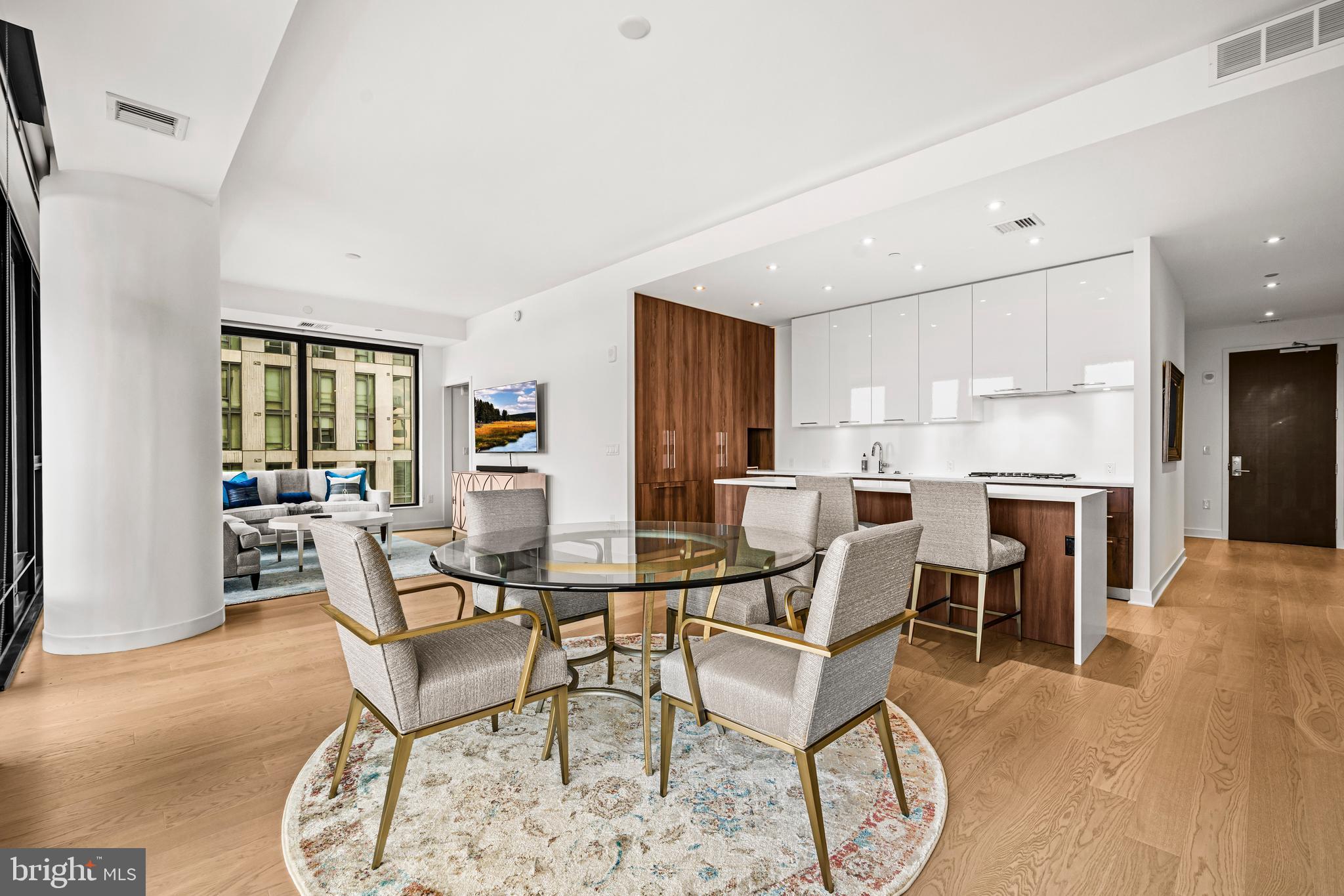 THE VERSE CONDO - Residential