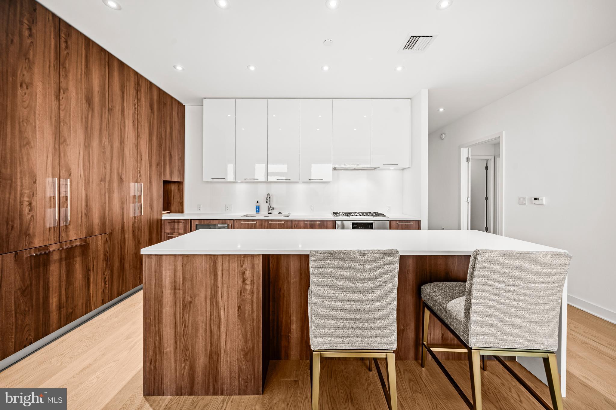 THE VERSE CONDO - Residential