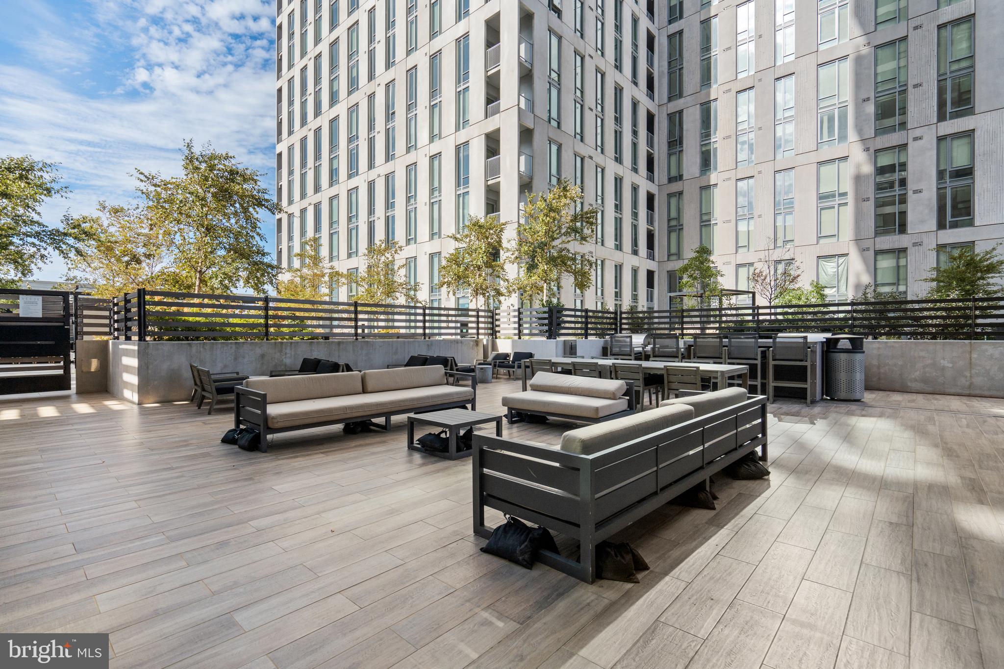 THE VERSE CONDO - Residential