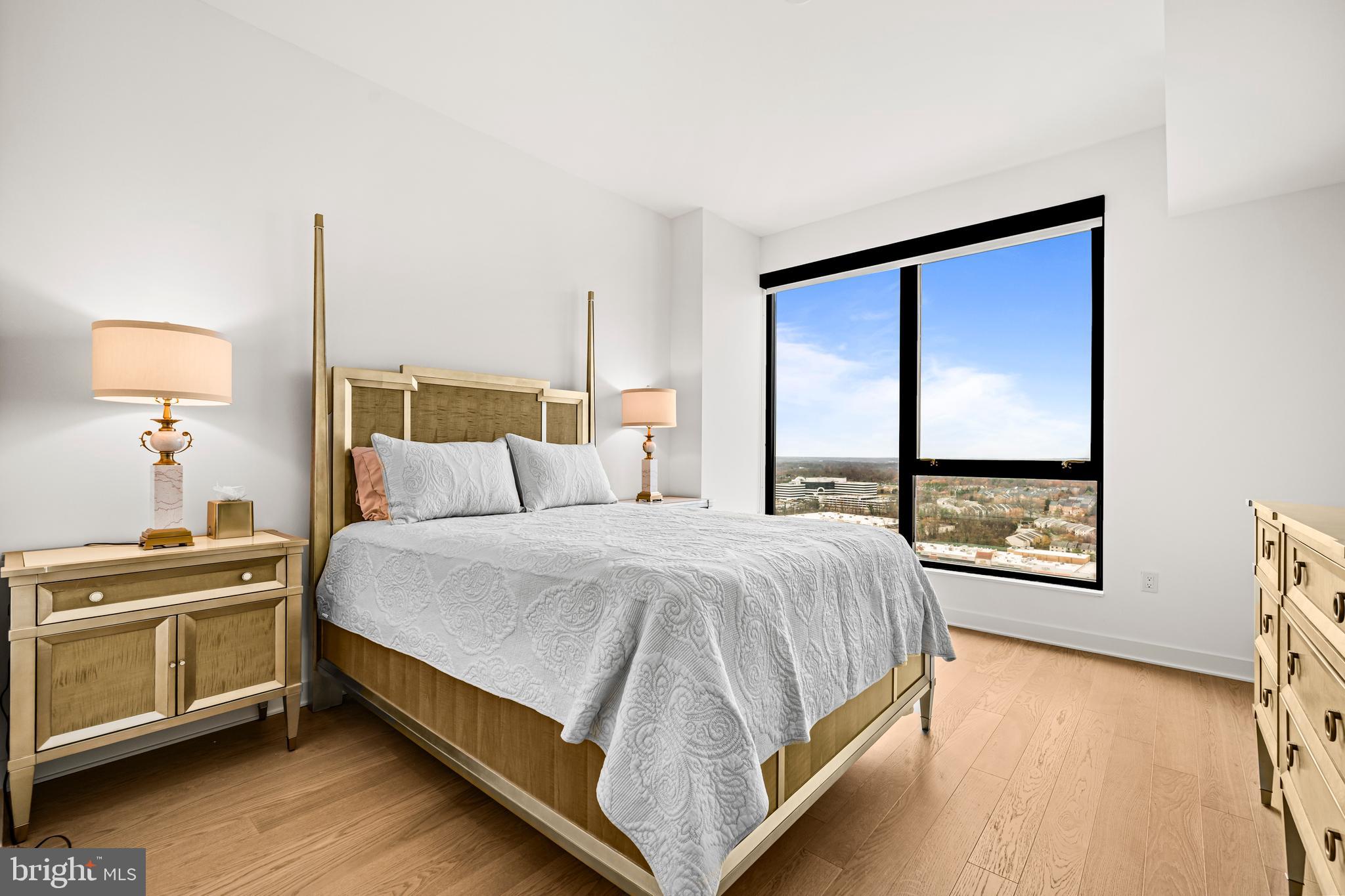 THE VERSE CONDO - Residential