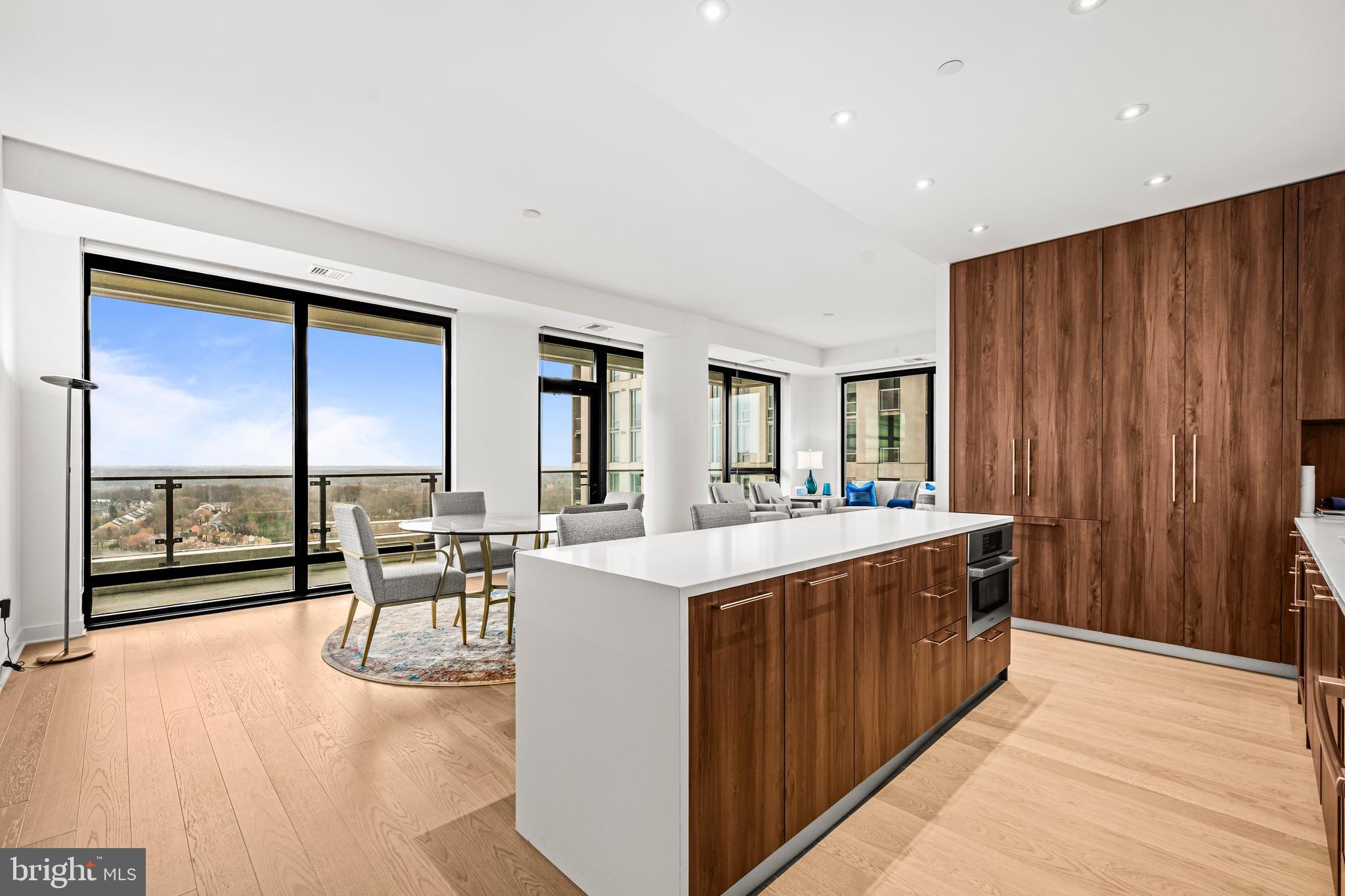 THE VERSE CONDO - Residential