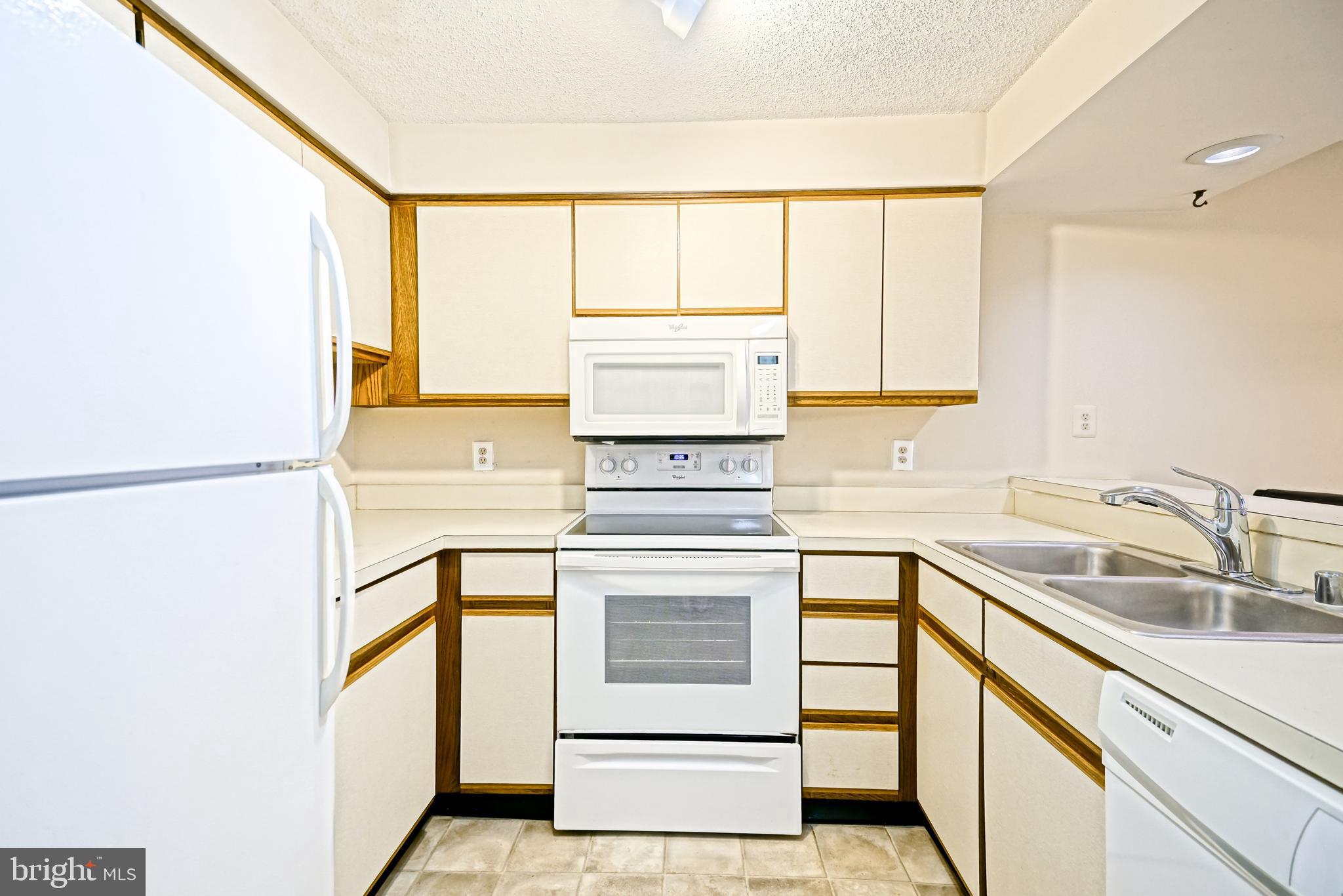 36011 CONDO DRIVE A106