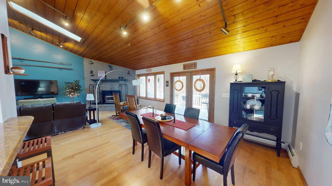 TREASURE LAKE - Residential