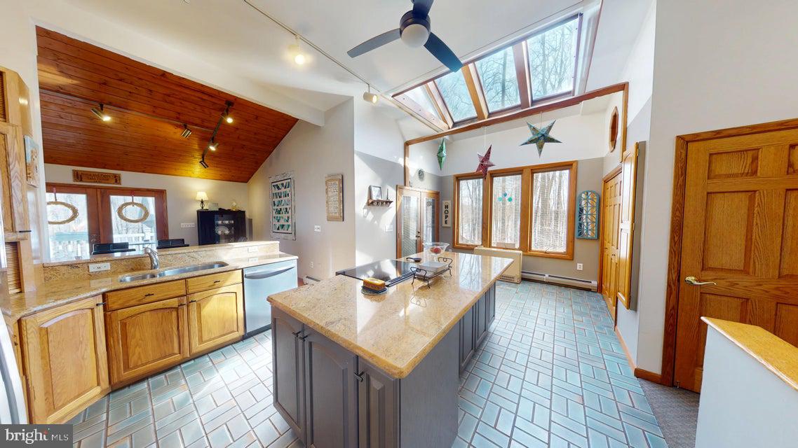 TREASURE LAKE - Residential