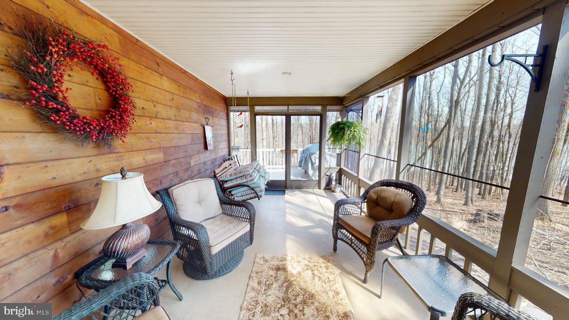 TREASURE LAKE - Residential