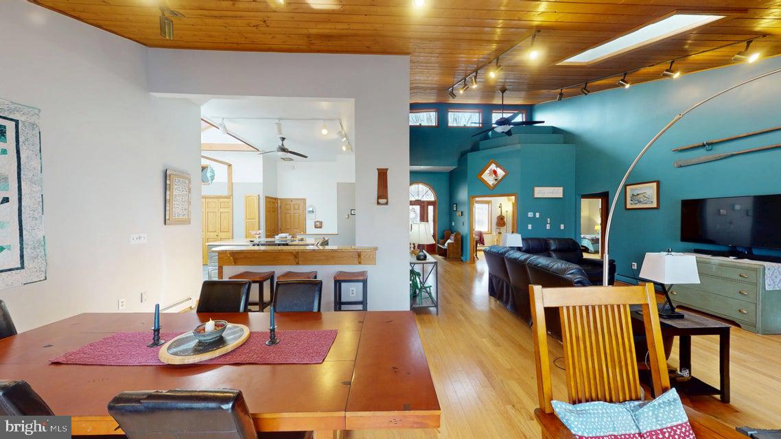 TREASURE LAKE - Residential