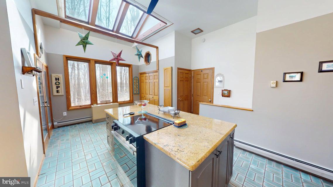 TREASURE LAKE - Residential