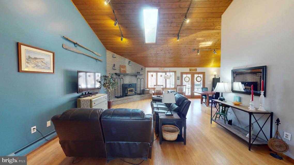 TREASURE LAKE - Residential