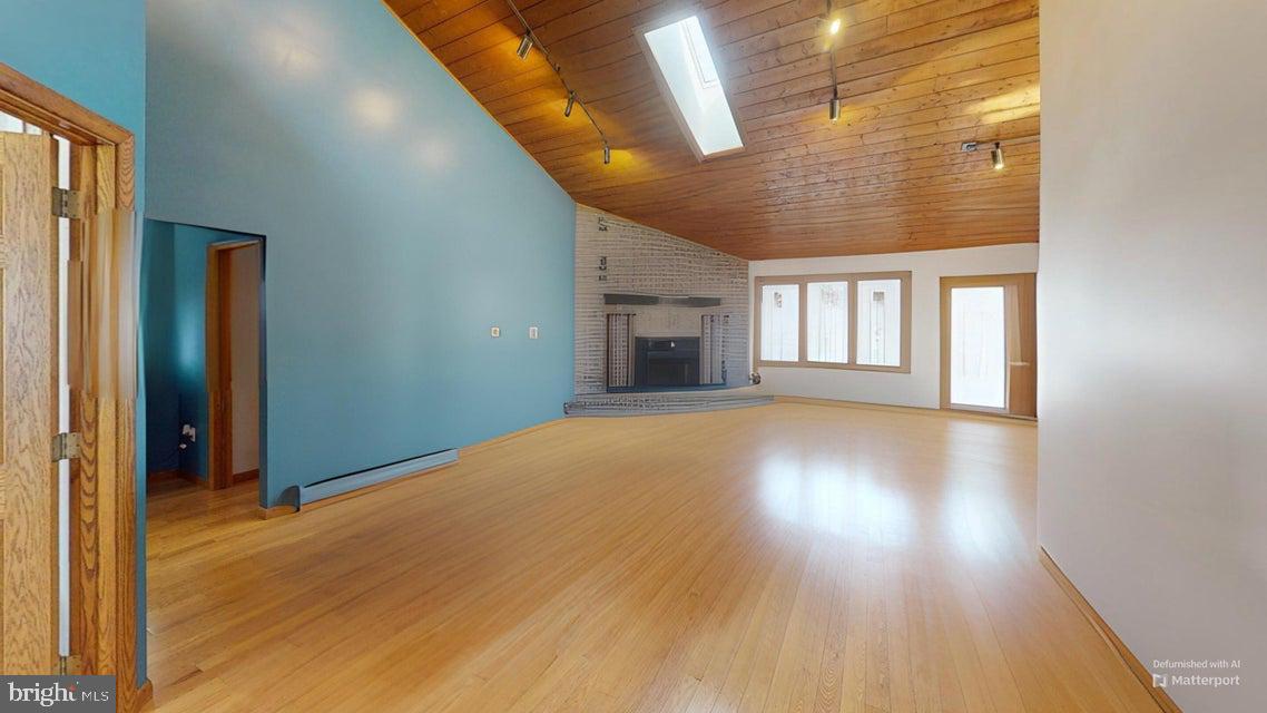 TREASURE LAKE - Residential