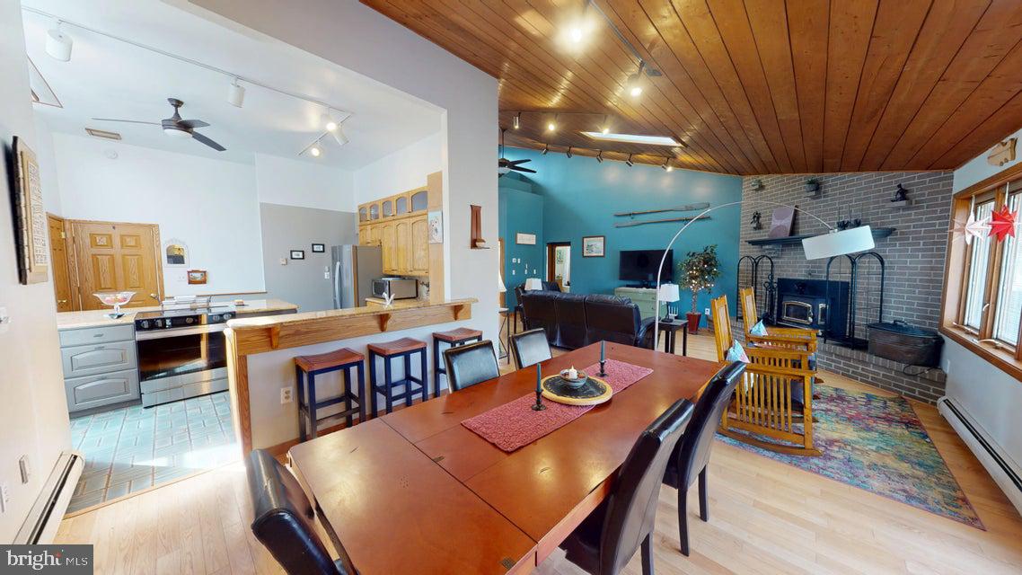 TREASURE LAKE - Residential