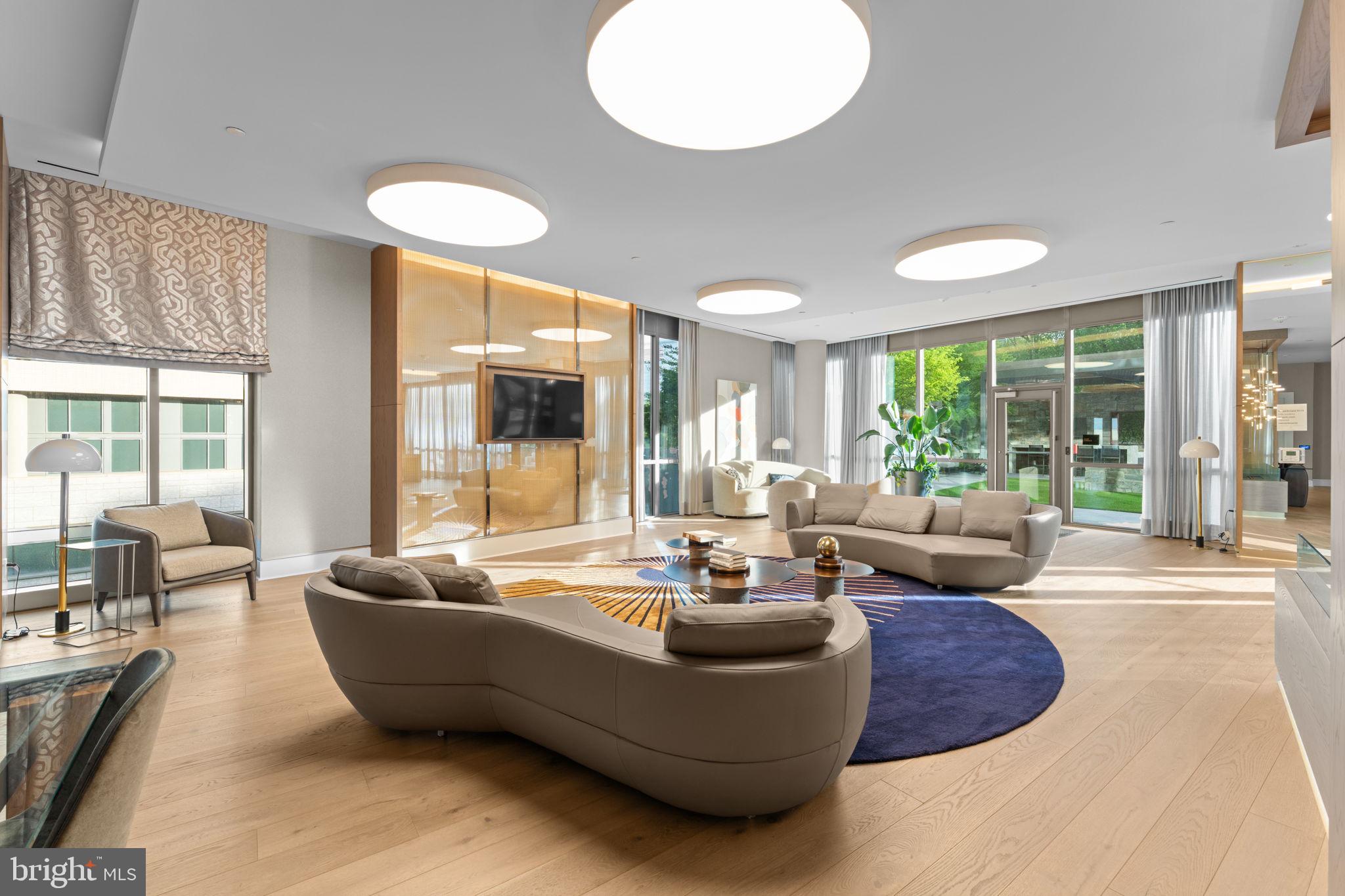 TYSONS CORNER - Residential