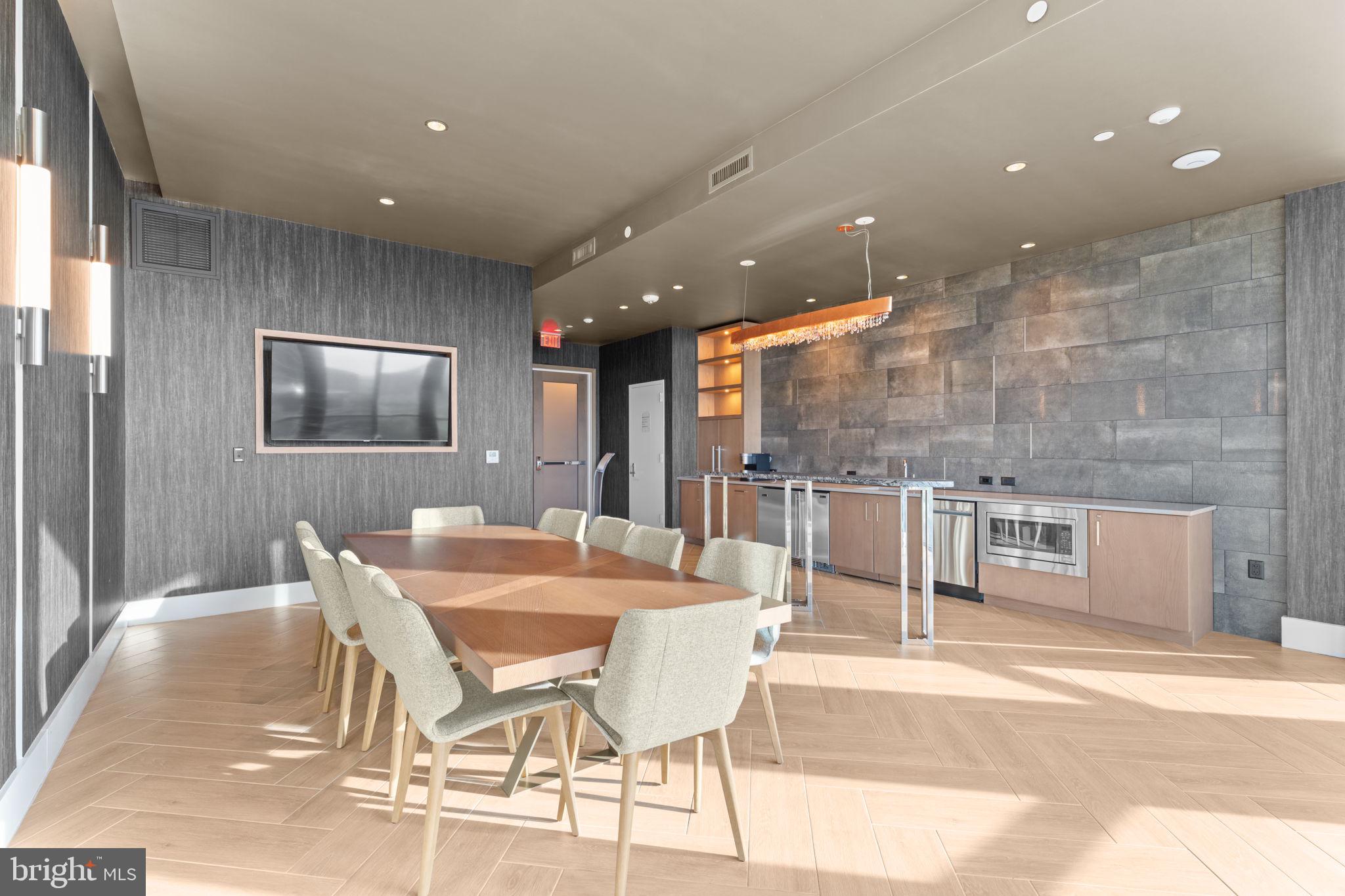 TYSONS CORNER - Residential