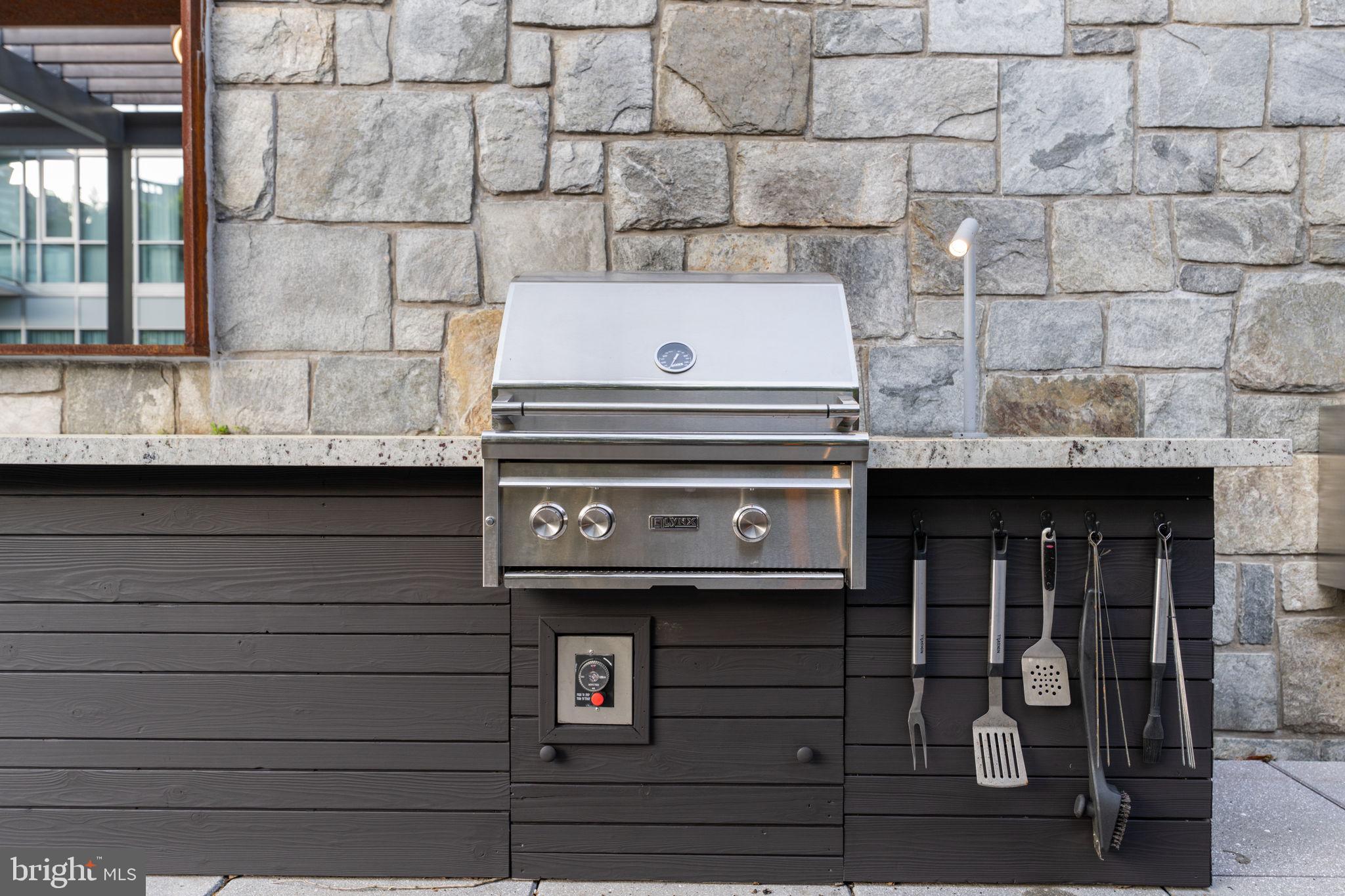 TYSONS CORNER - Residential