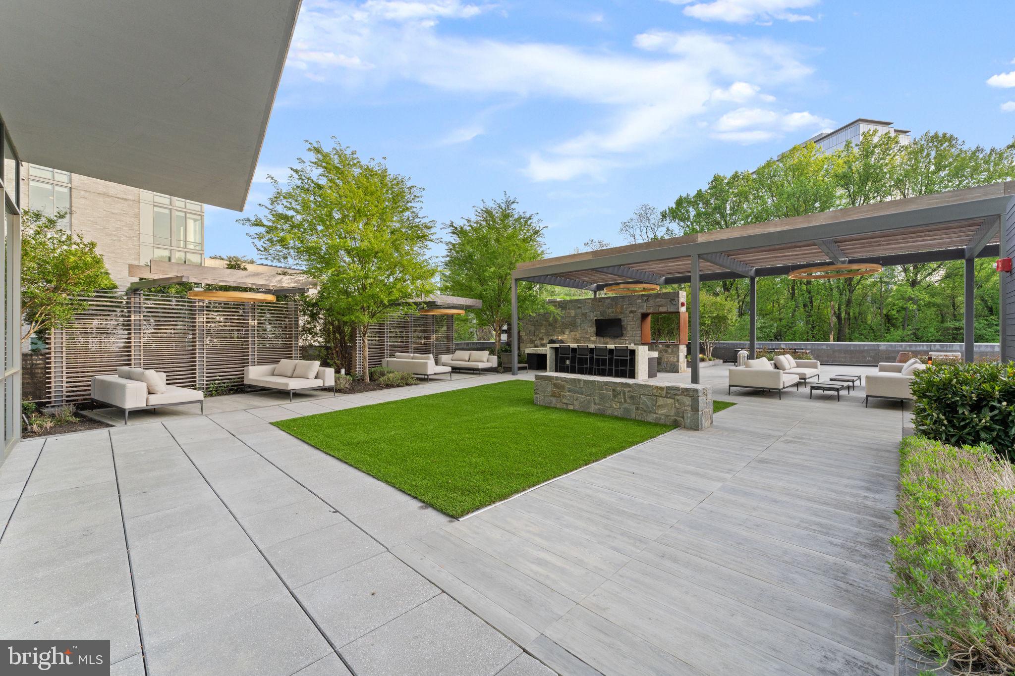 TYSONS CORNER - Residential