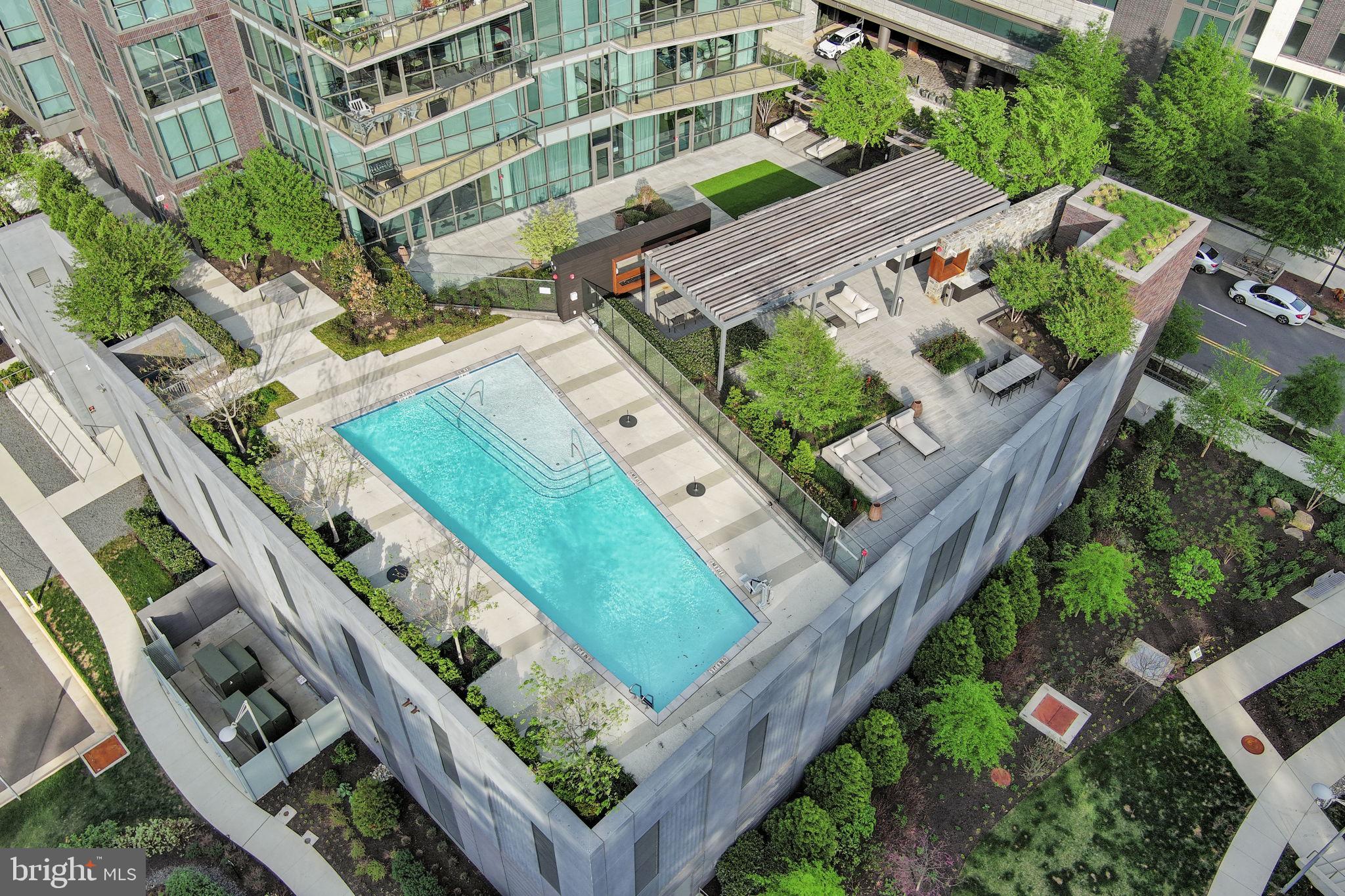 TYSONS CORNER - Residential