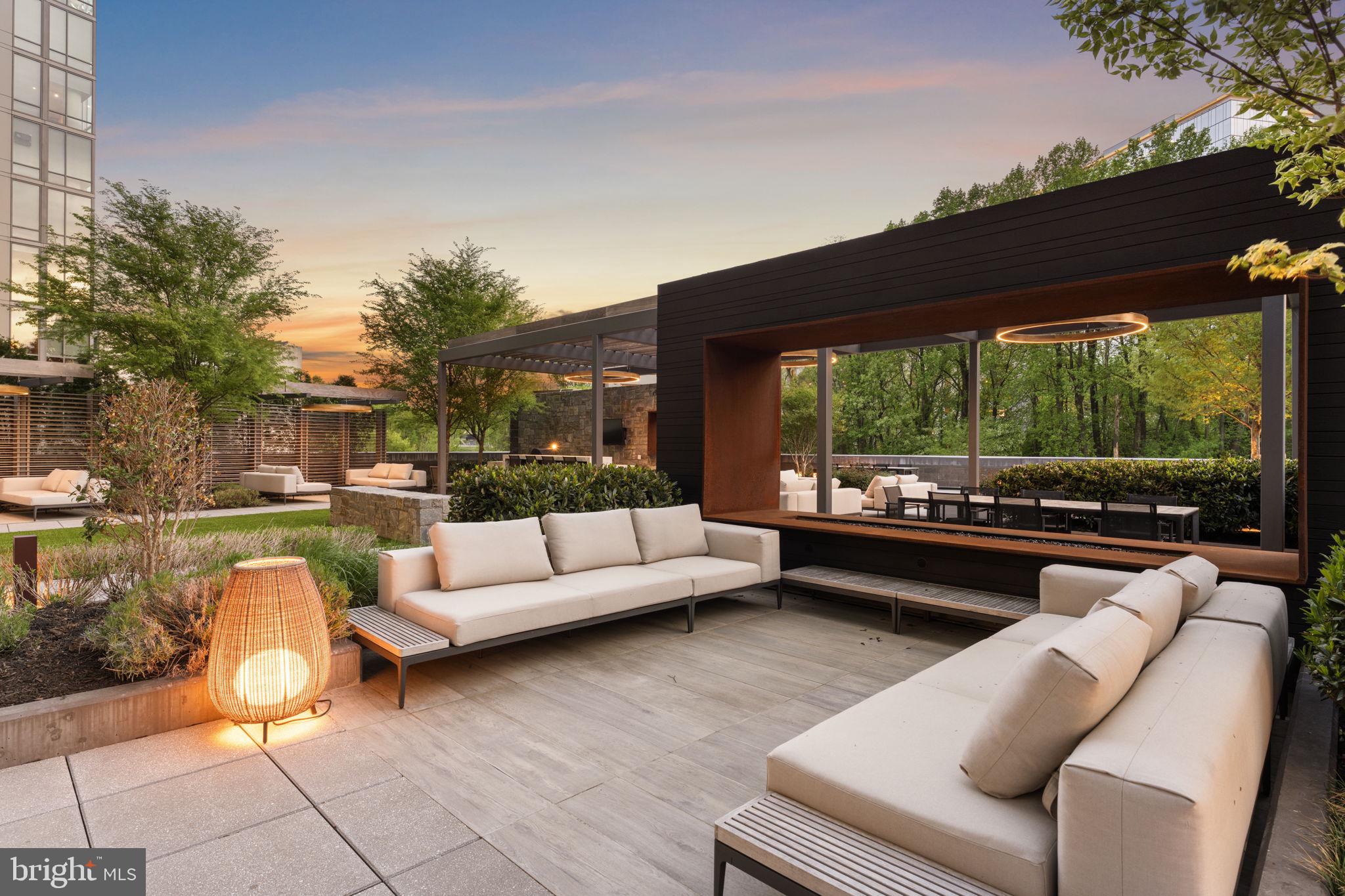 TYSONS CORNER - Residential