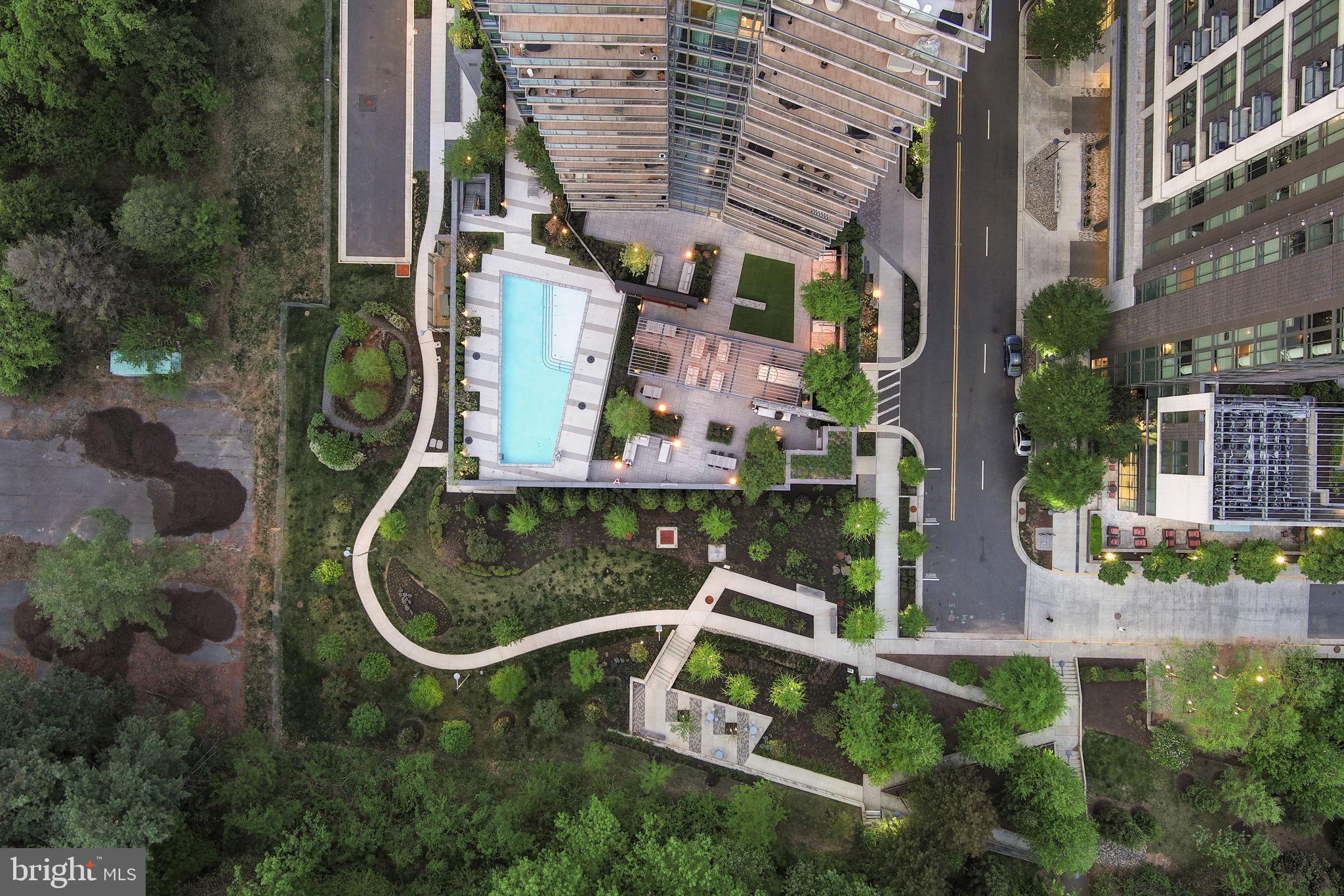 TYSONS CORNER - Residential