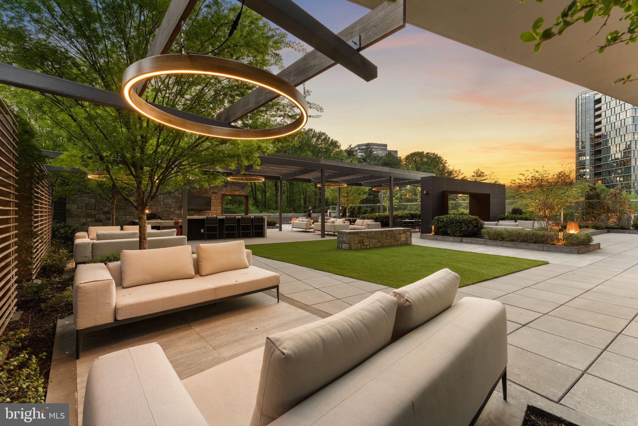 TYSONS CORNER - Residential