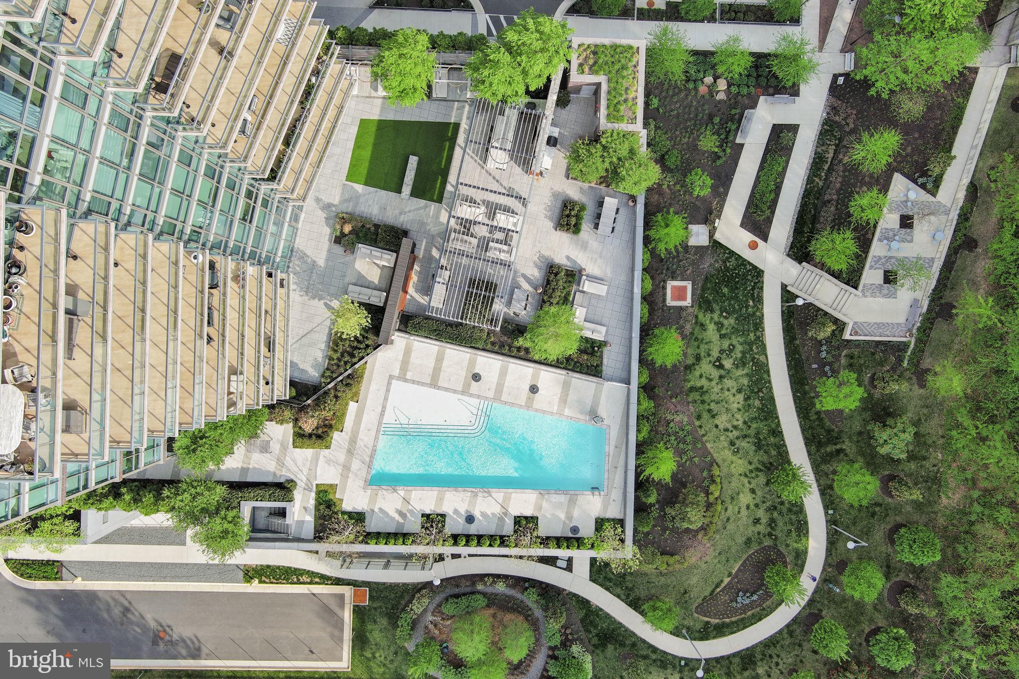 TYSONS CORNER - Residential