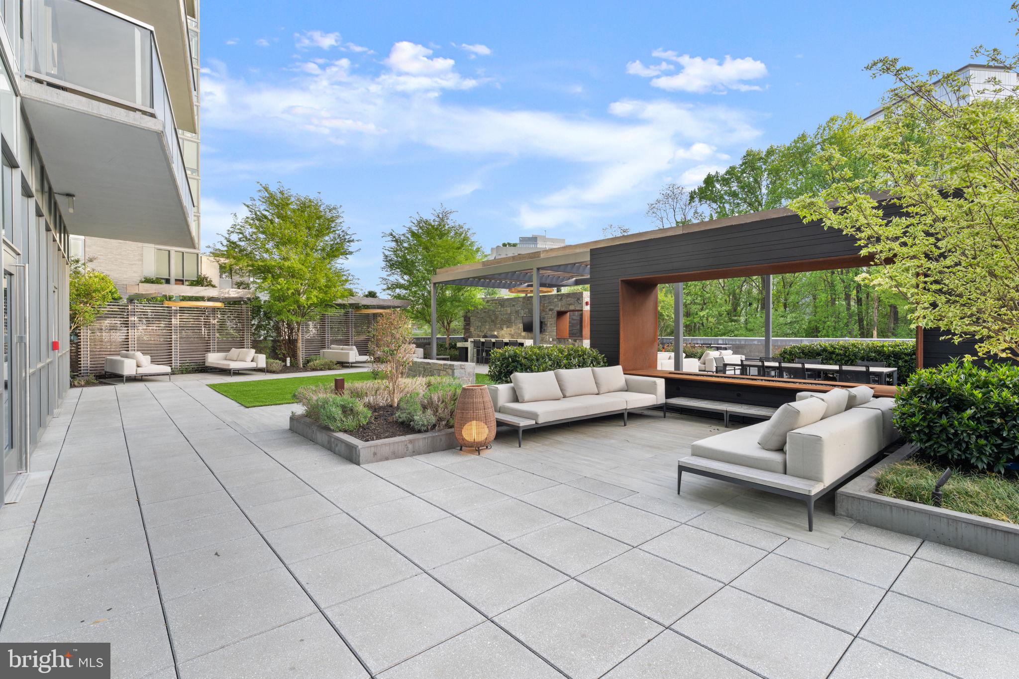 TYSONS CORNER - Residential