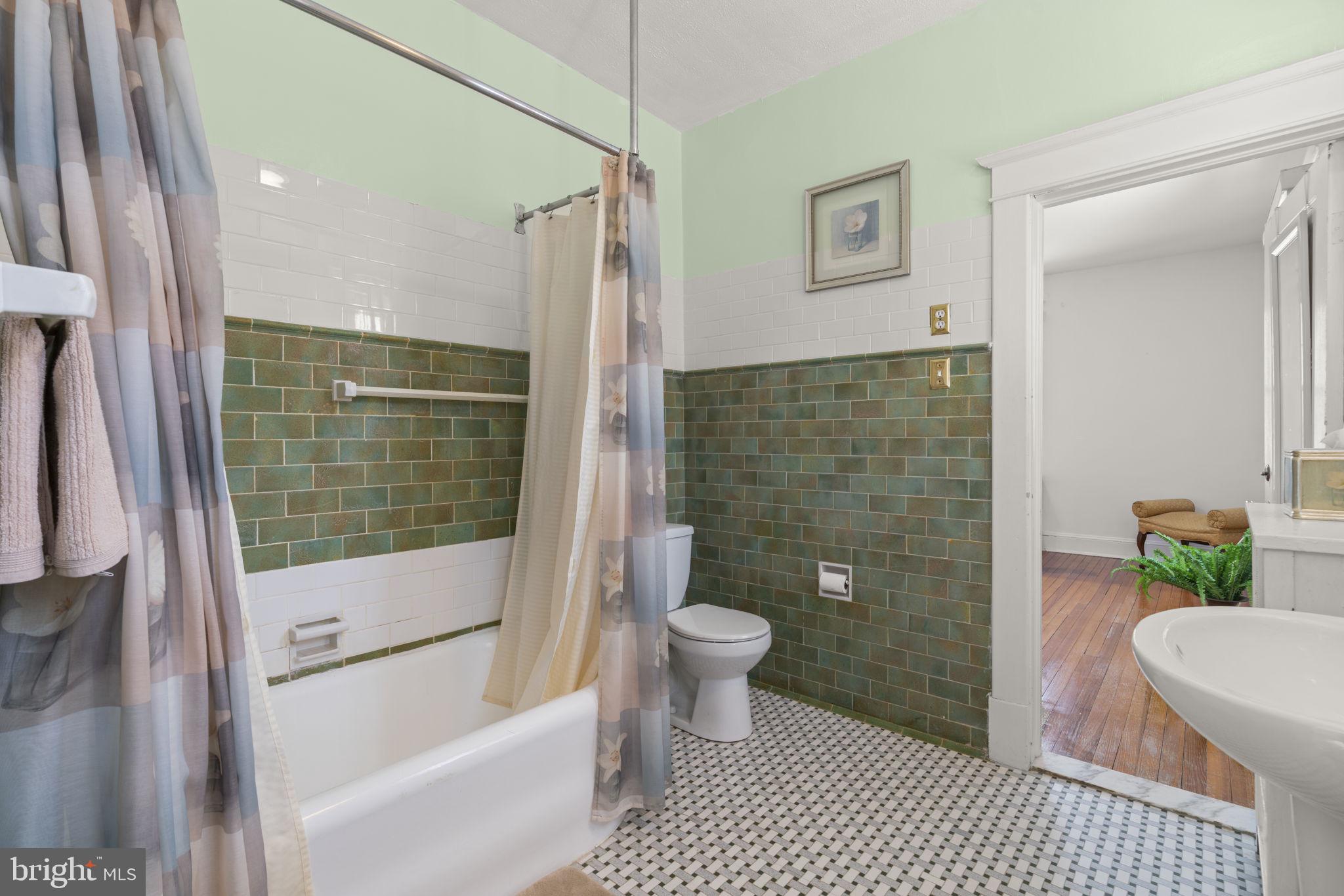 OVERBROOK - Residential