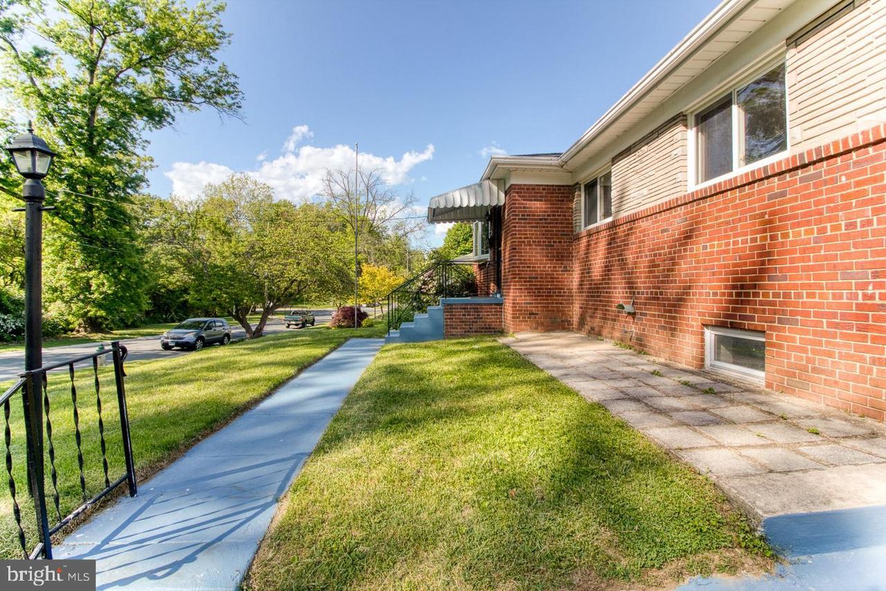 OAKVIEW - Residential Lease