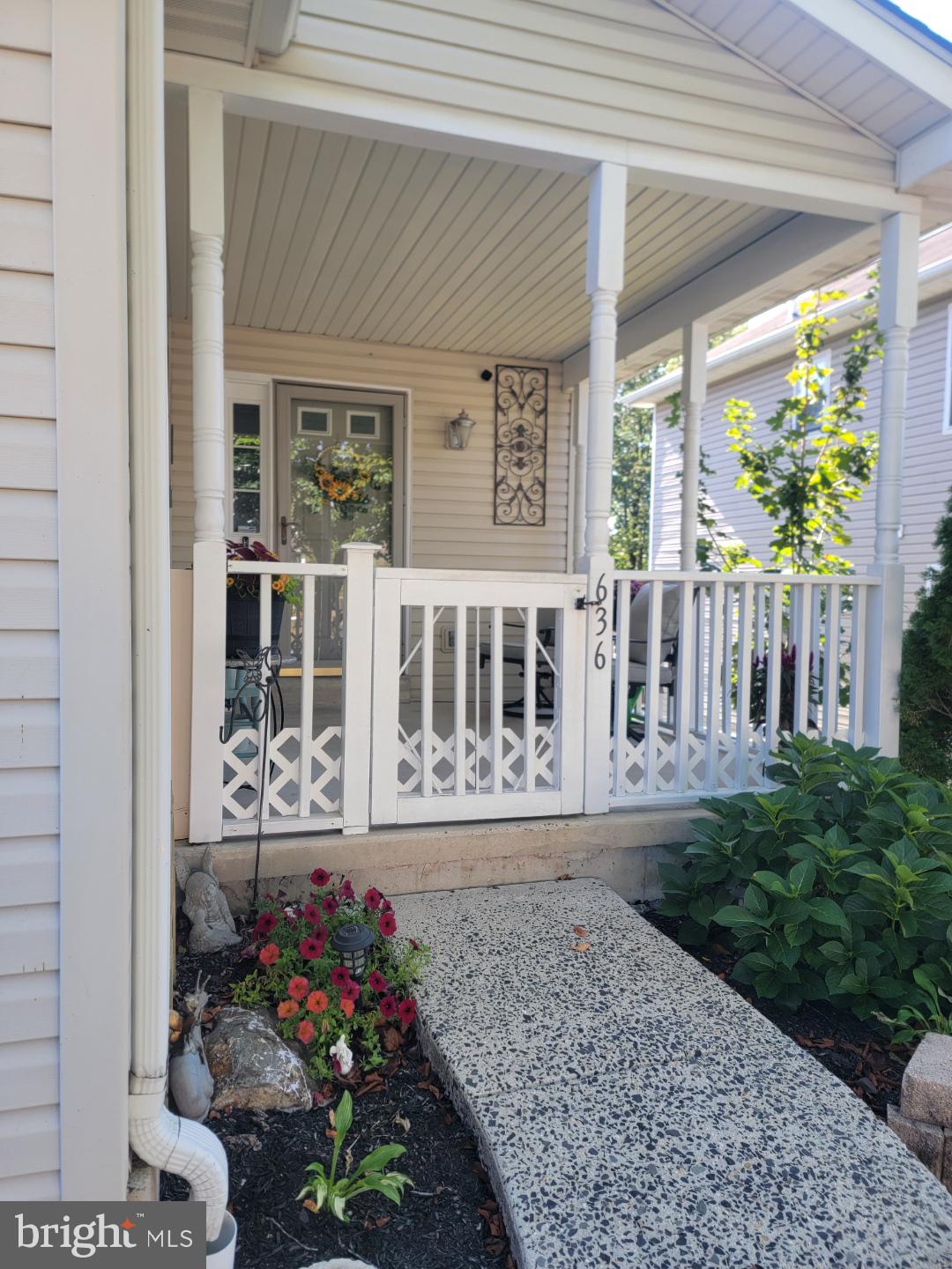 UPLAND VIL - Residential