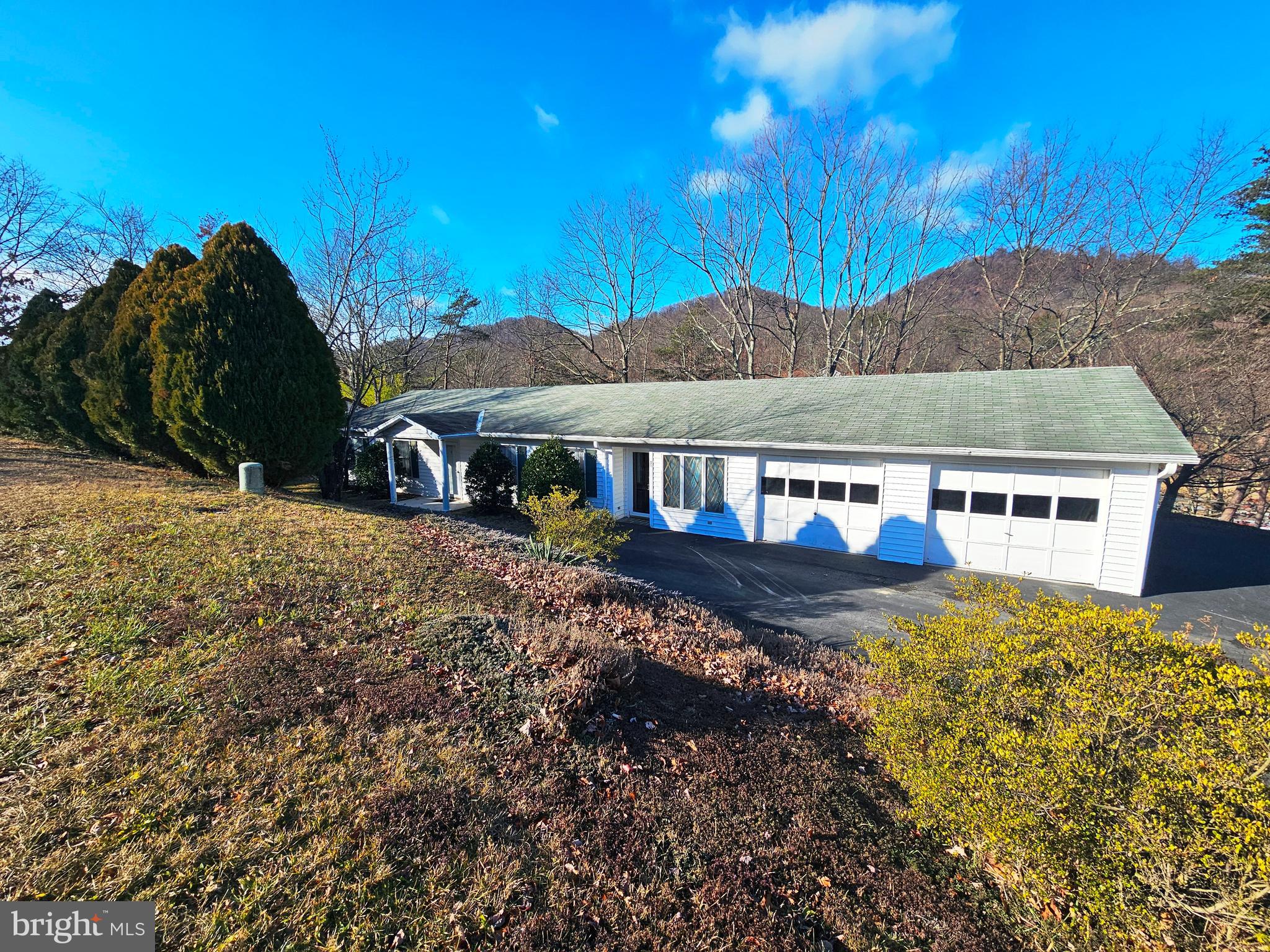 MOUNTAINAIRE VILLAGE - Residential