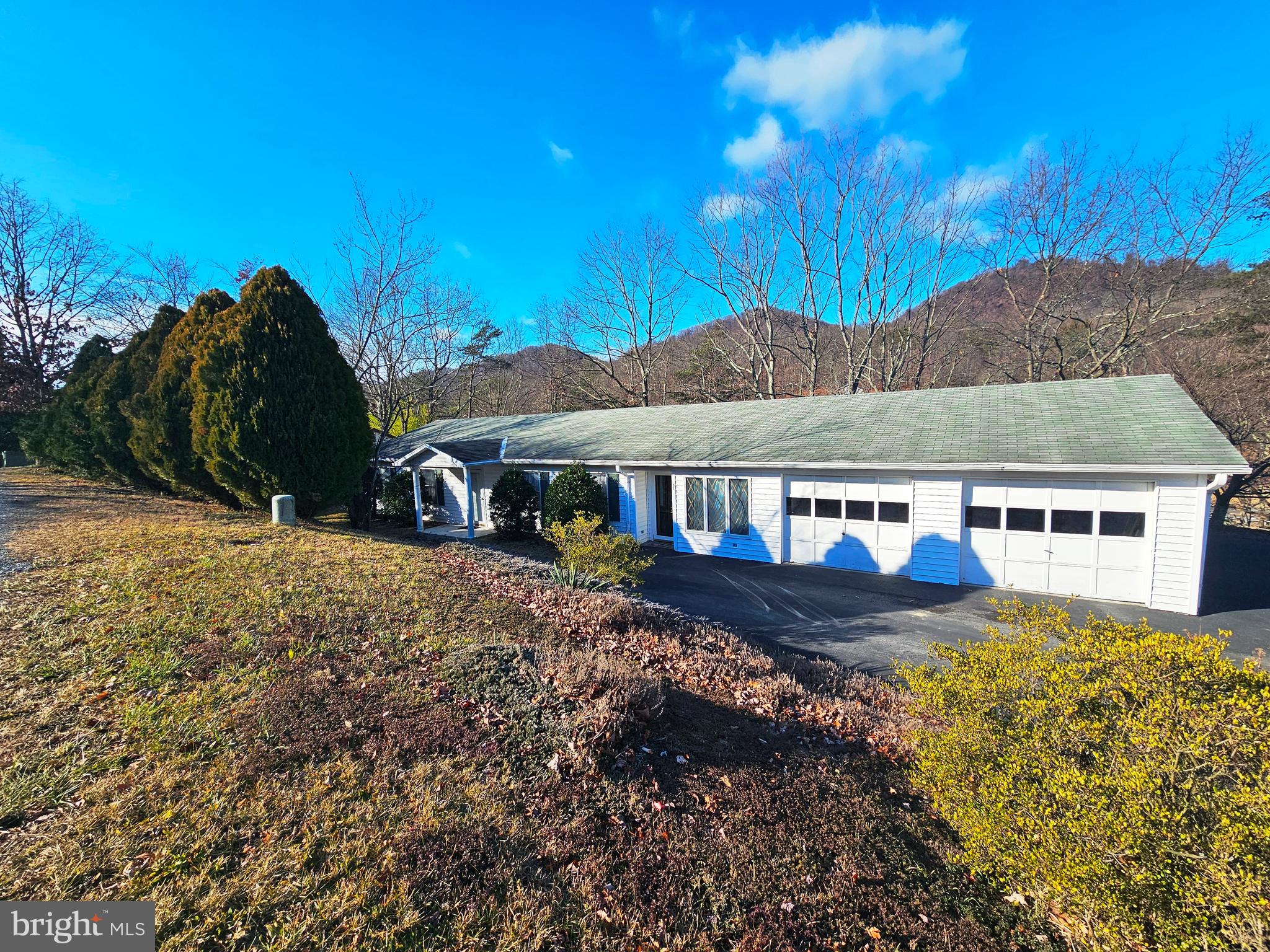 MOUNTAINAIRE VILLAGE - Residential