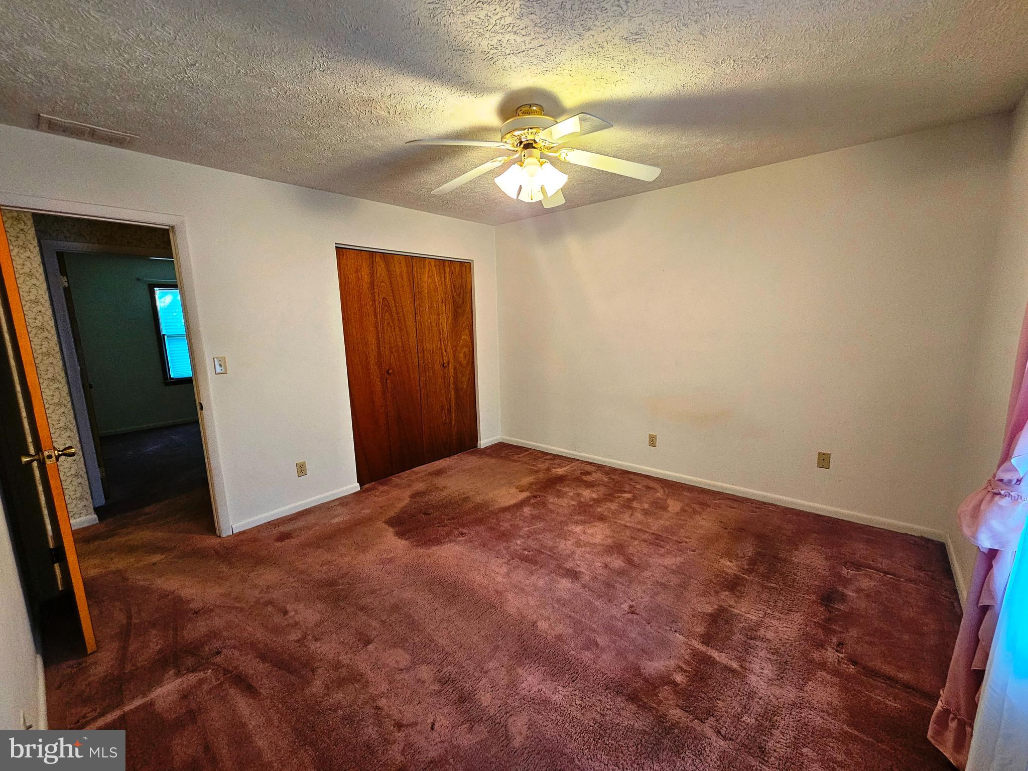 MOUNTAINAIRE VILLAGE - Residential