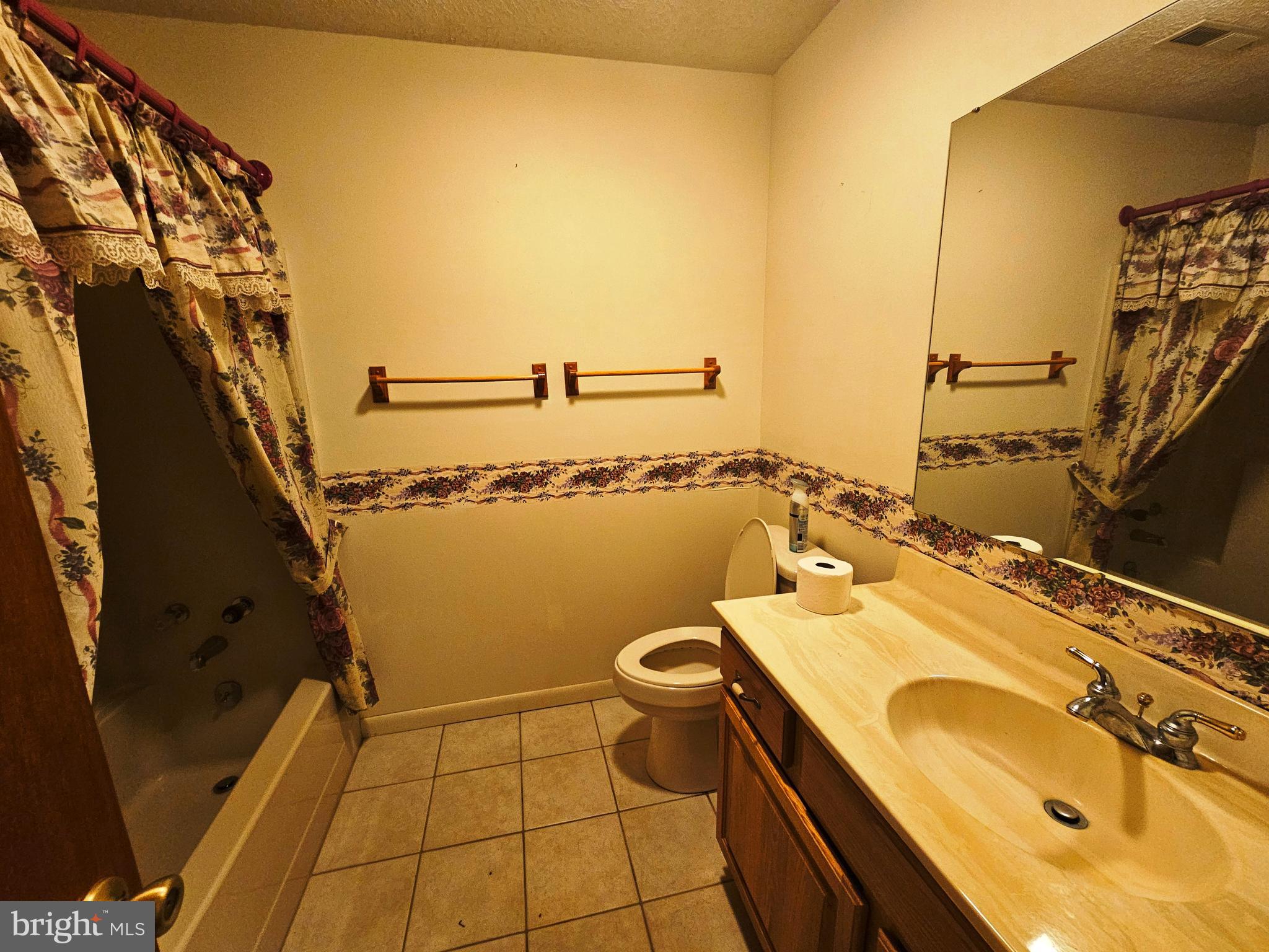 MOUNTAINAIRE VILLAGE - Residential