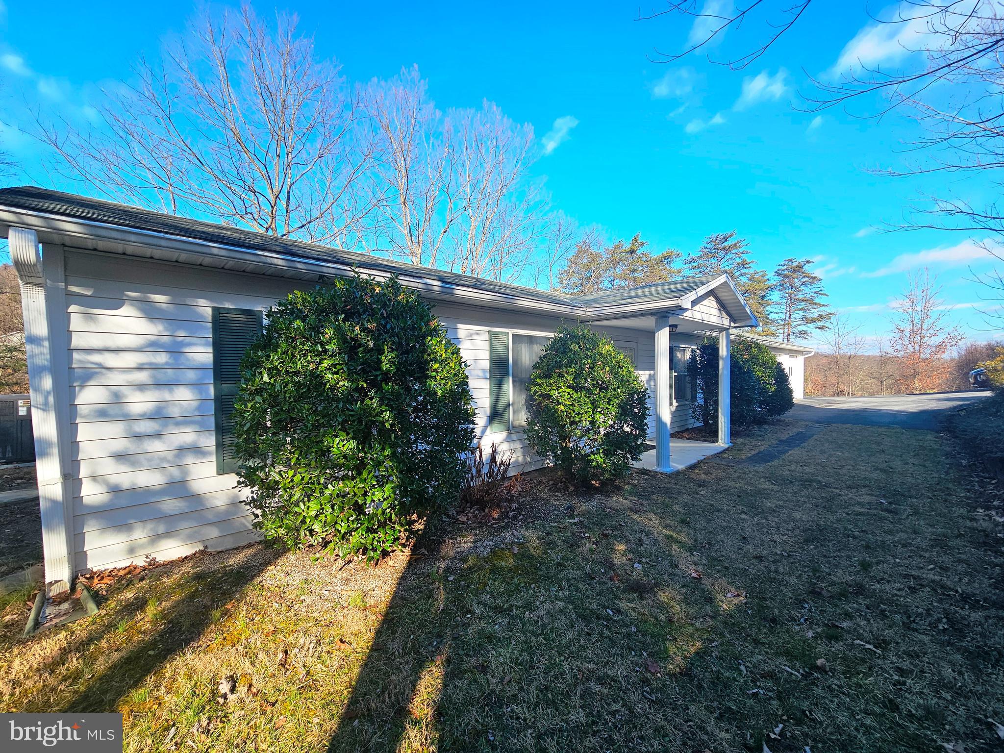 MOUNTAINAIRE VILLAGE - Residential