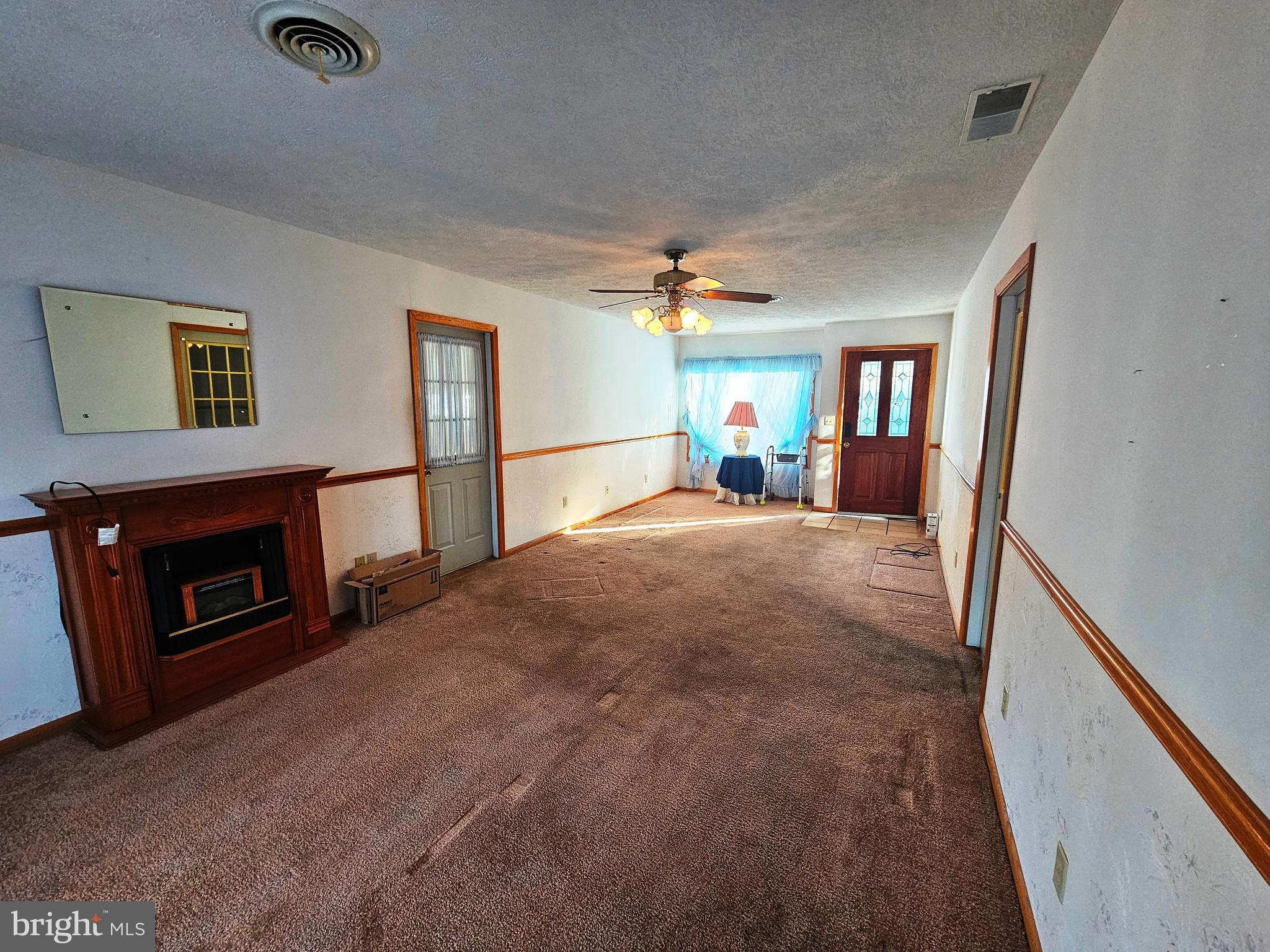 MOUNTAINAIRE VILLAGE - Residential