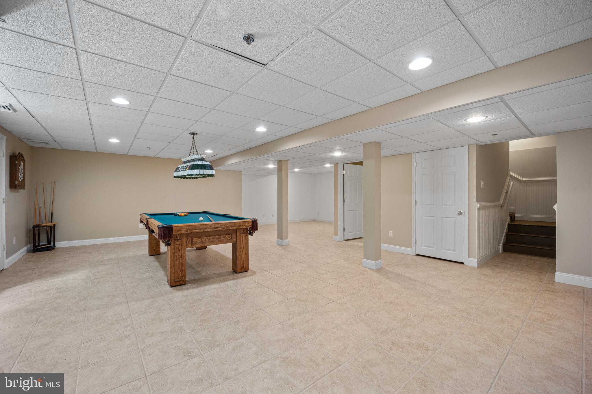 POTTERS POND - Residential