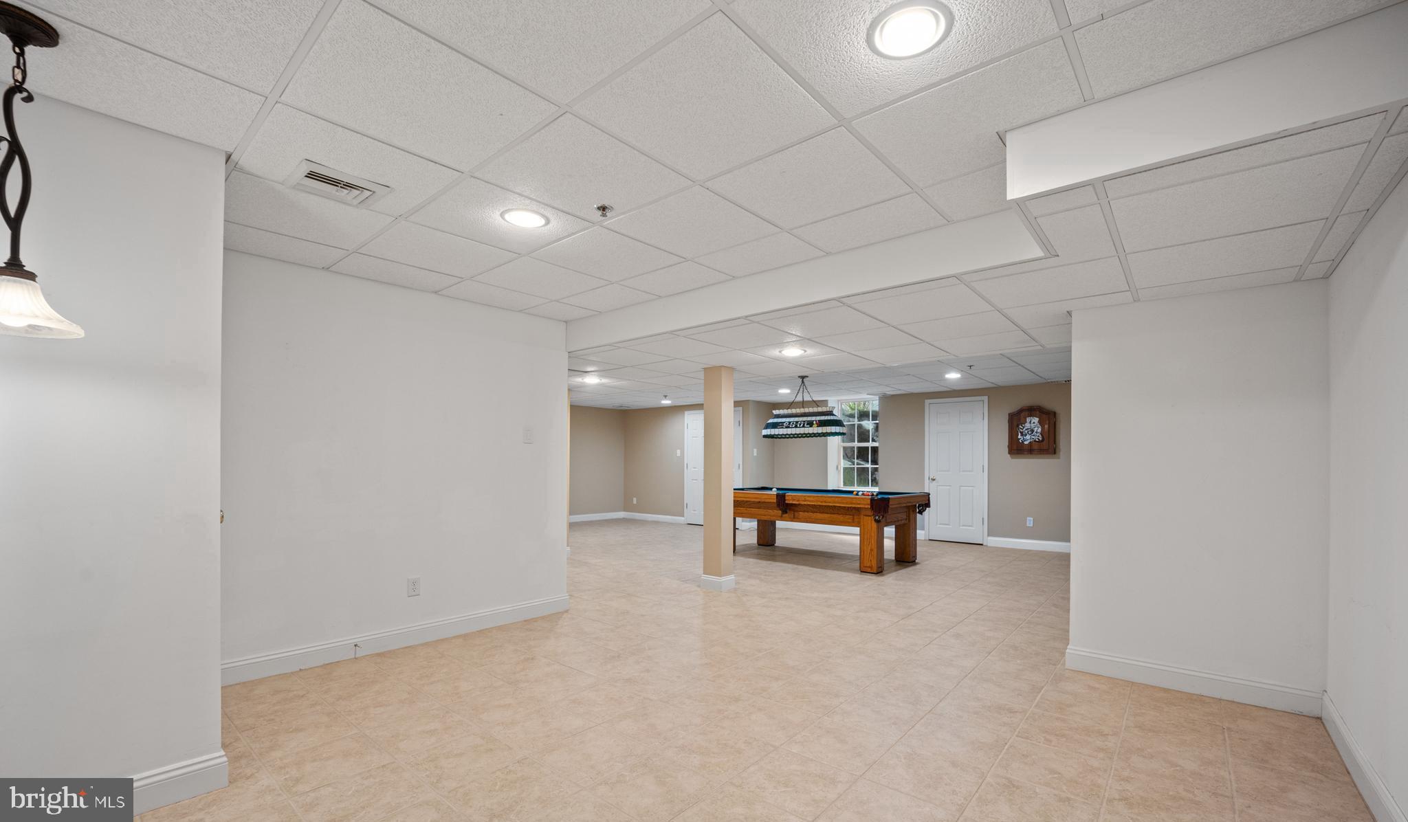 POTTERS POND - Residential