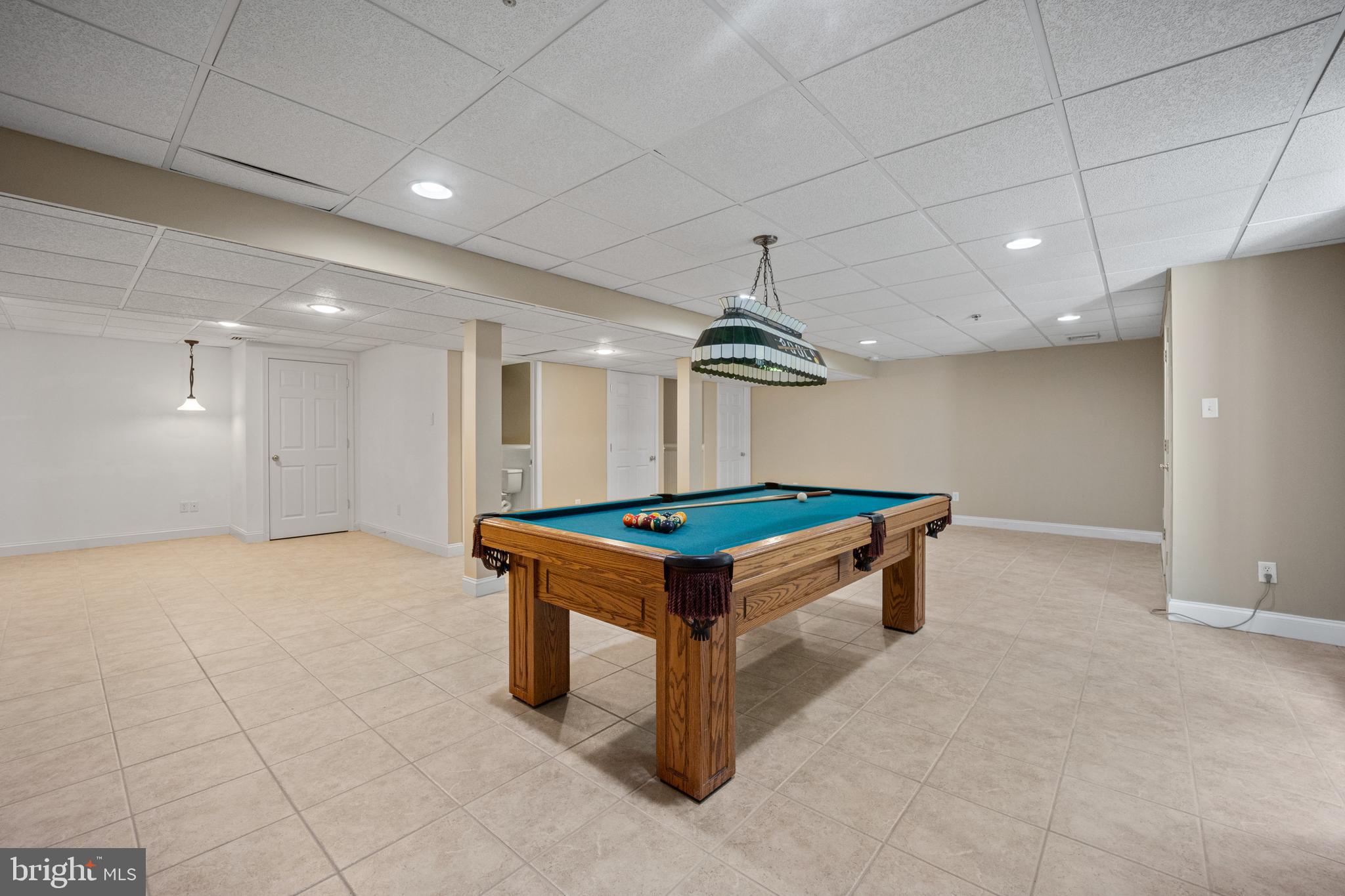 POTTERS POND - Residential