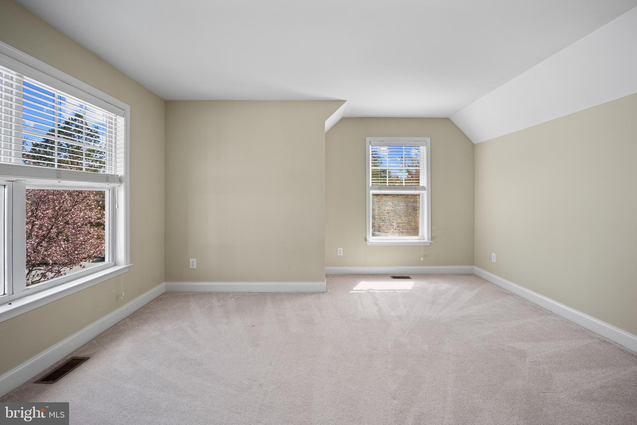 POTTERS POND - Residential